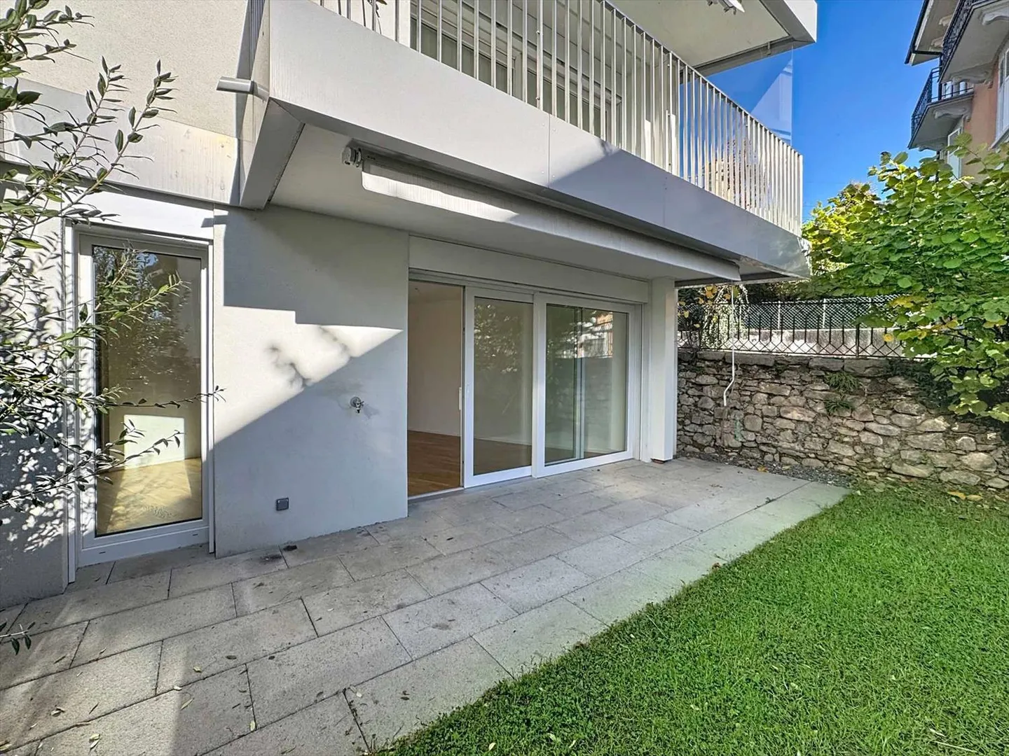 «2.5 P Kürzlich mit Terrasse und Garten» - Foto 1 von 12