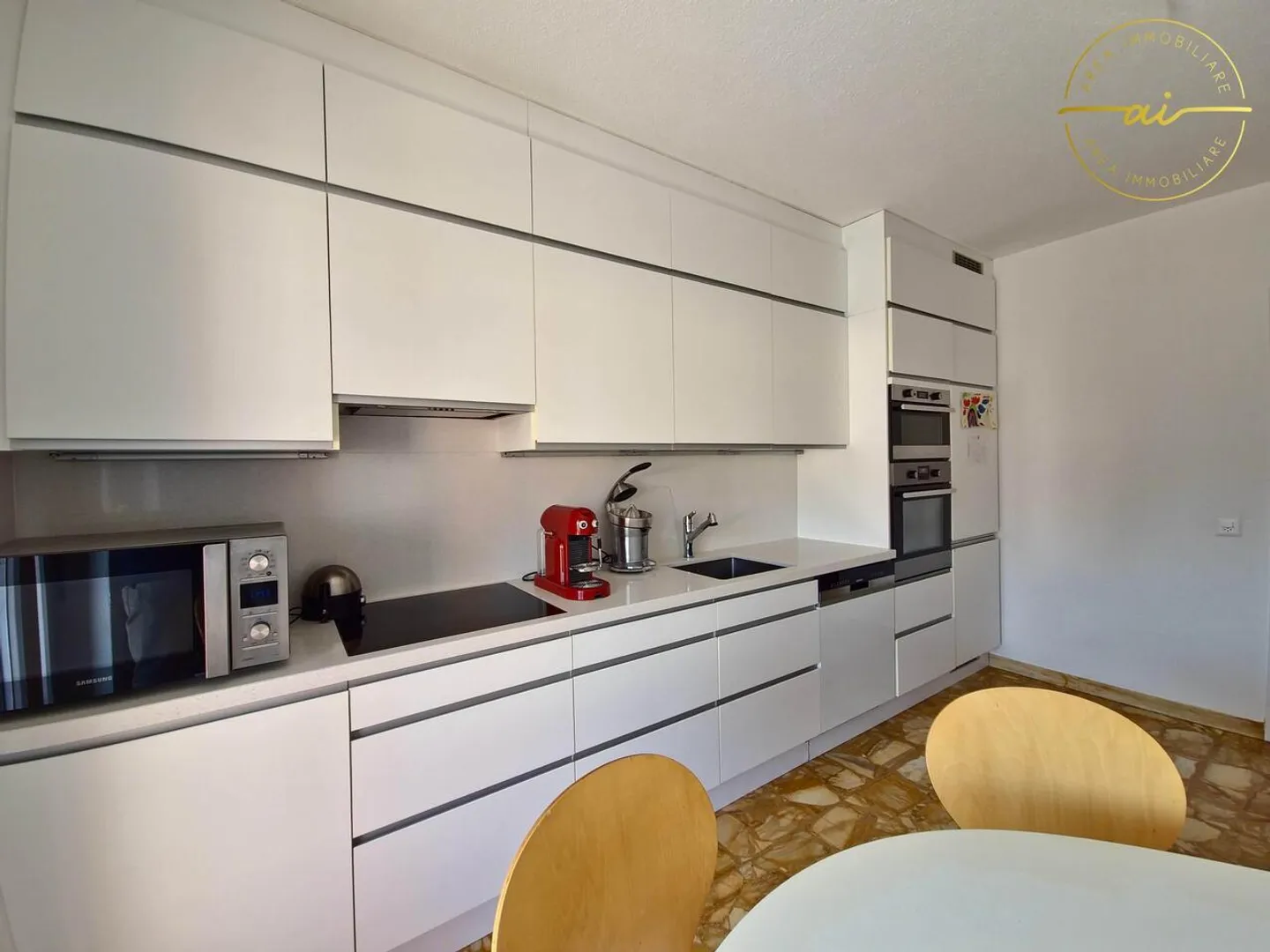 SPACIOUS 3.5 ROOMS WITH PANORAMIC VIEW IN MASSAGNO - Photo 5 of 11