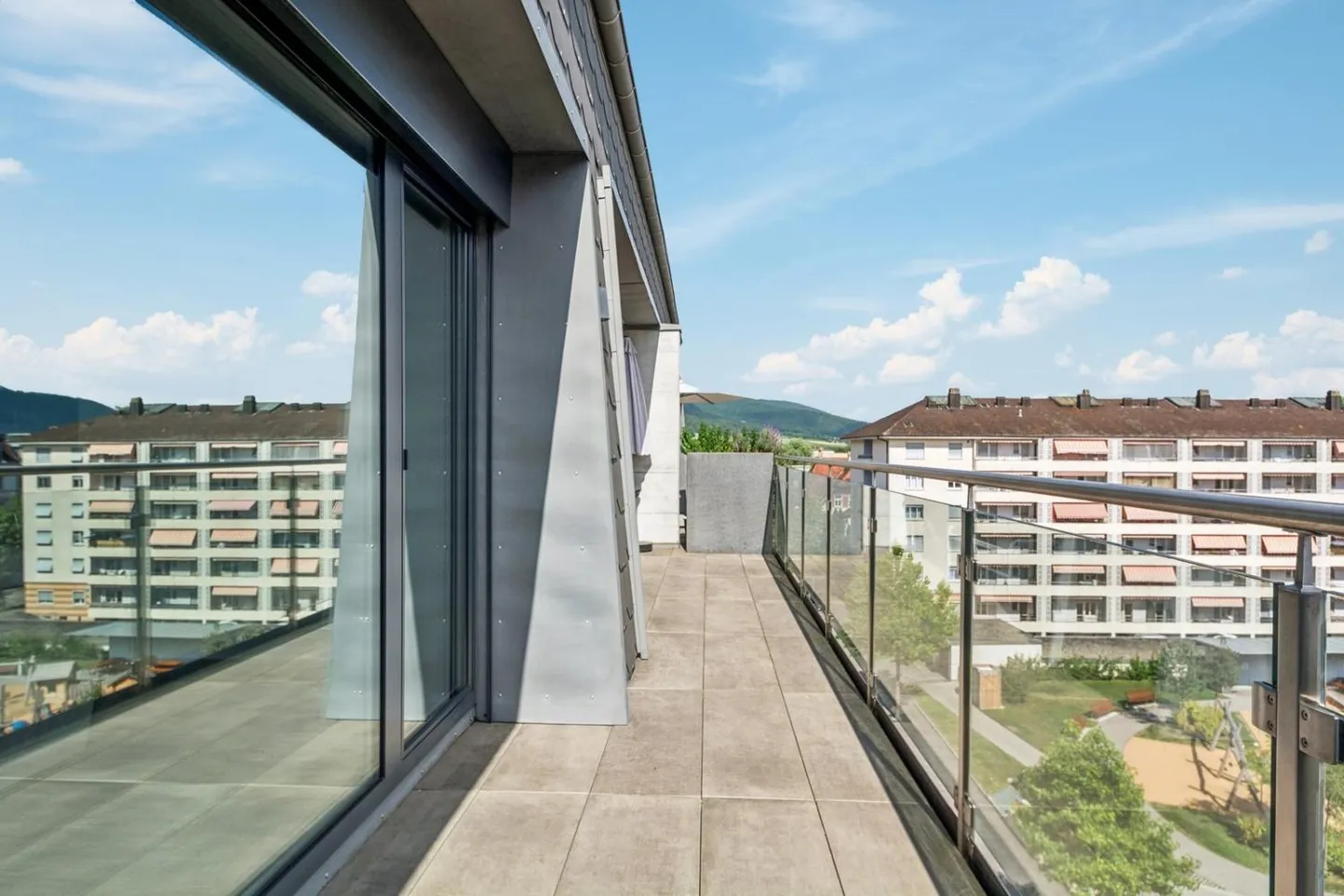 Dachgeschoss 5.5 Zimmer - Foto 7 von 13