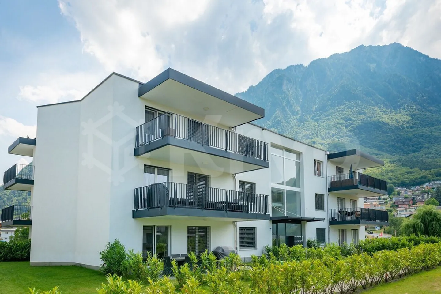 Incantevole appartamento di 2,5 locali a due passi dal lago - Foto 1 di 9