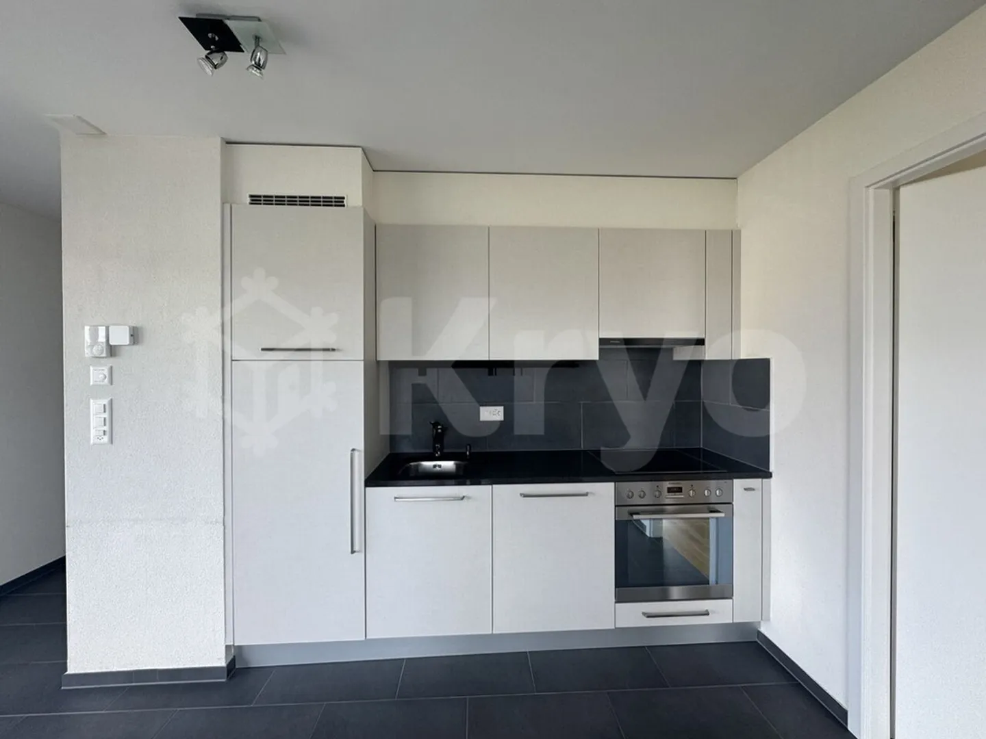 Incantevole appartamento di 2,5 locali a due passi dal lago - Foto 3 di 9