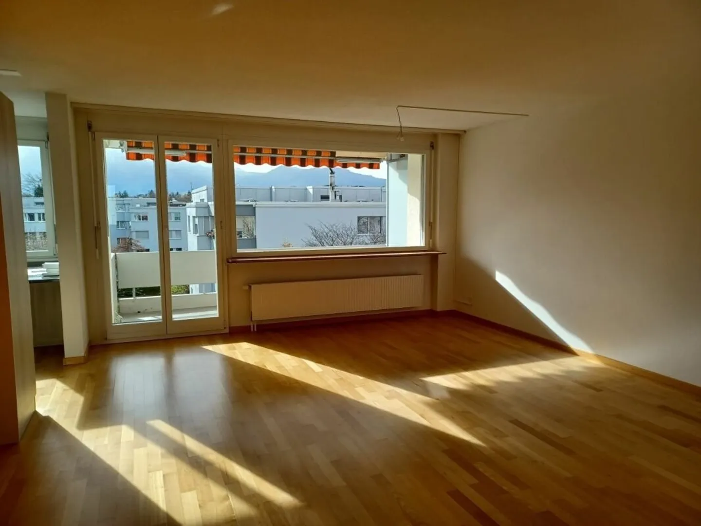 Sunny 3.5-room apartment - Photo 4 of 10