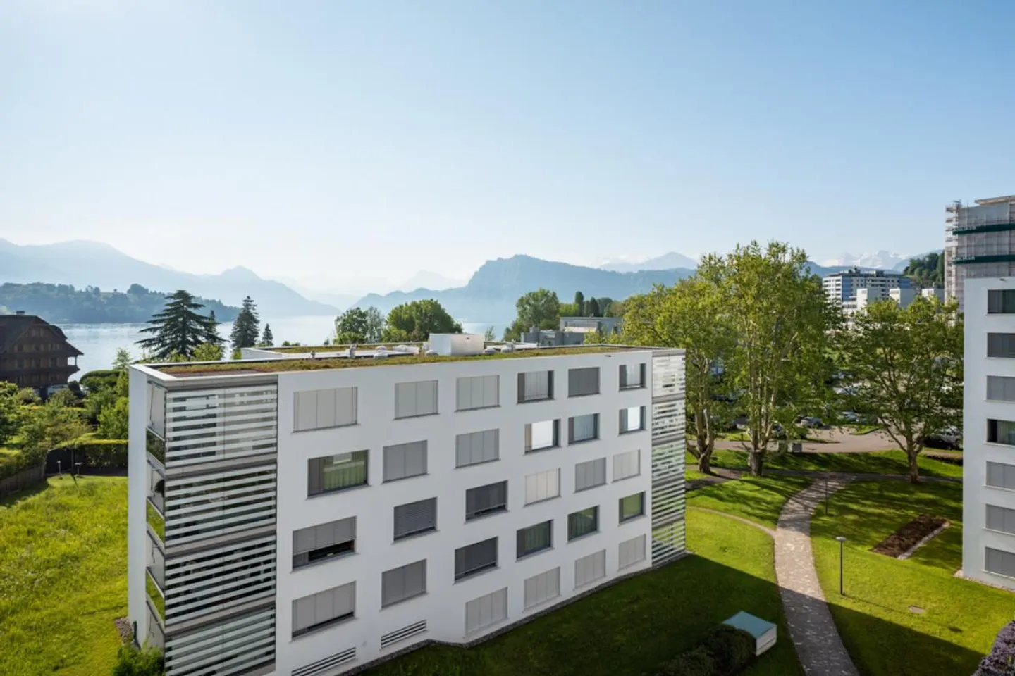 Attico con vista lago e montagna - Foto 1 di 10