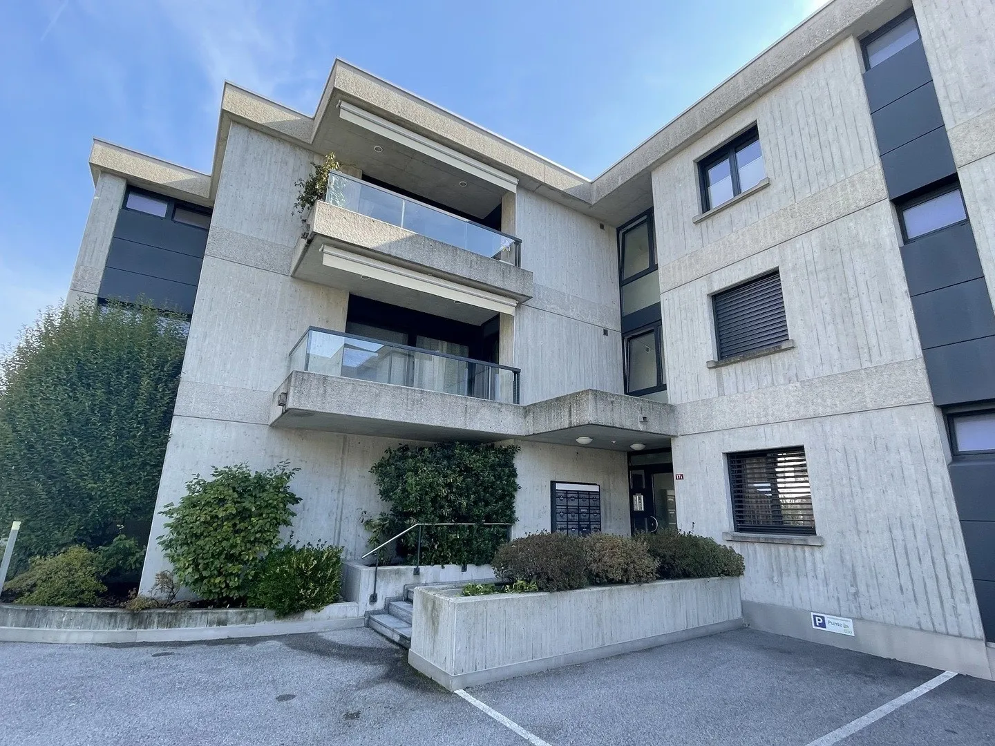 Appartement élégant 4.5 au dernier étage avec deux places de parking - Photo 13 sur 13