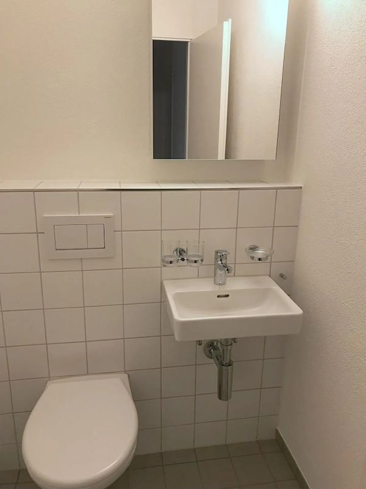 Appartement lumineux de 4,5 pièces avec patio et vue sur la verdure - Photo 8 sur 12