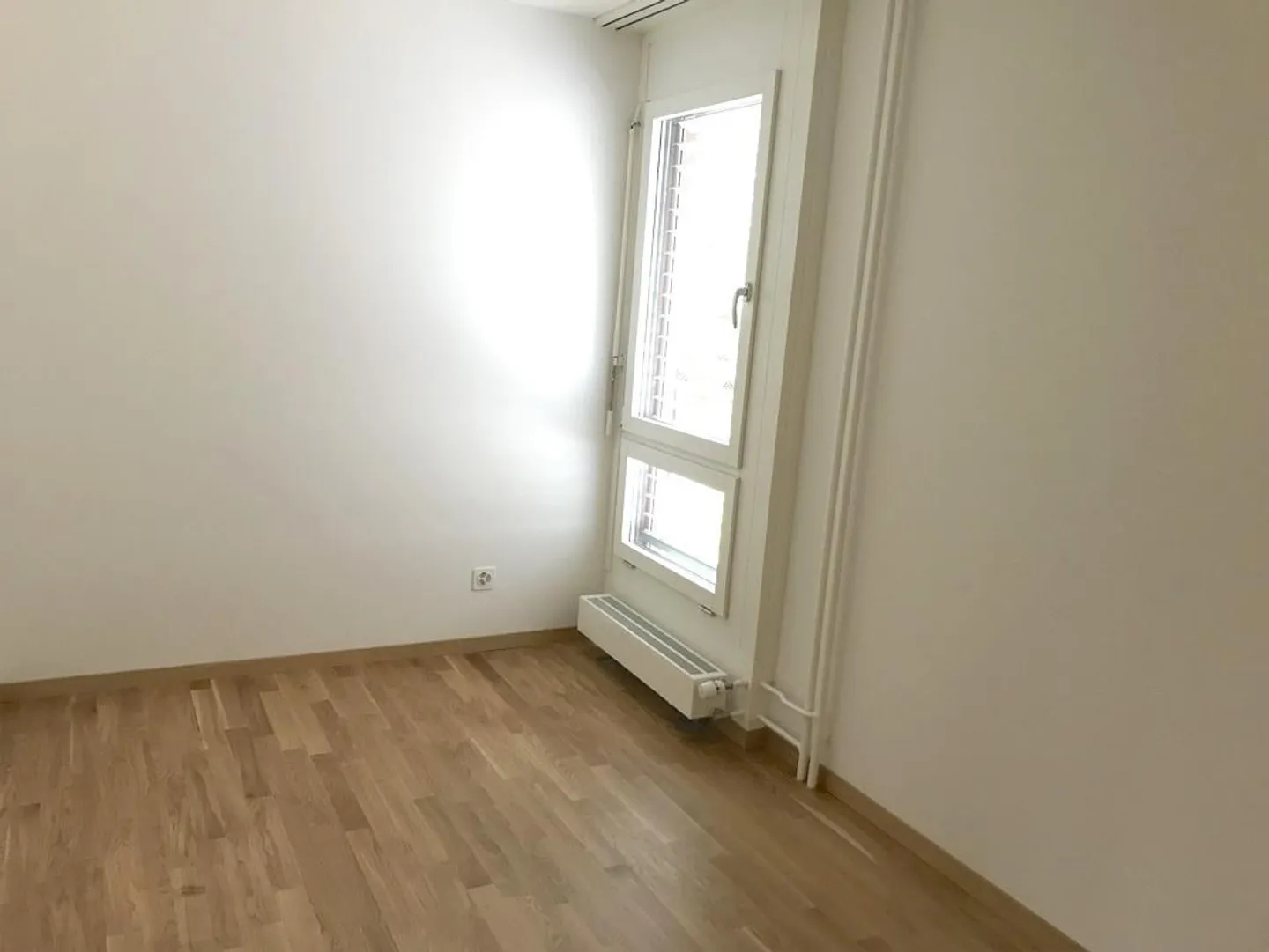 Appartement lumineux de 4,5 pièces avec patio et vue sur la verdure - Photo 10 sur 12