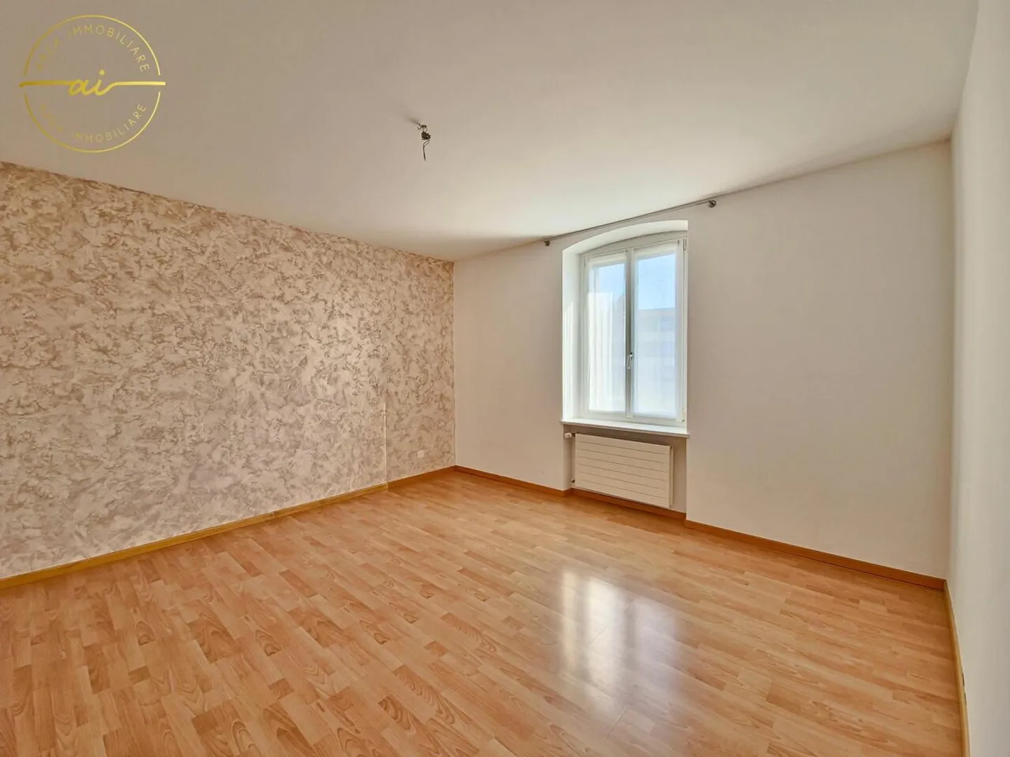 4-ROOM APARTMENT WITH LARGE COVERED TERRACE IN MENDRISIO - Photo 12 of 13
