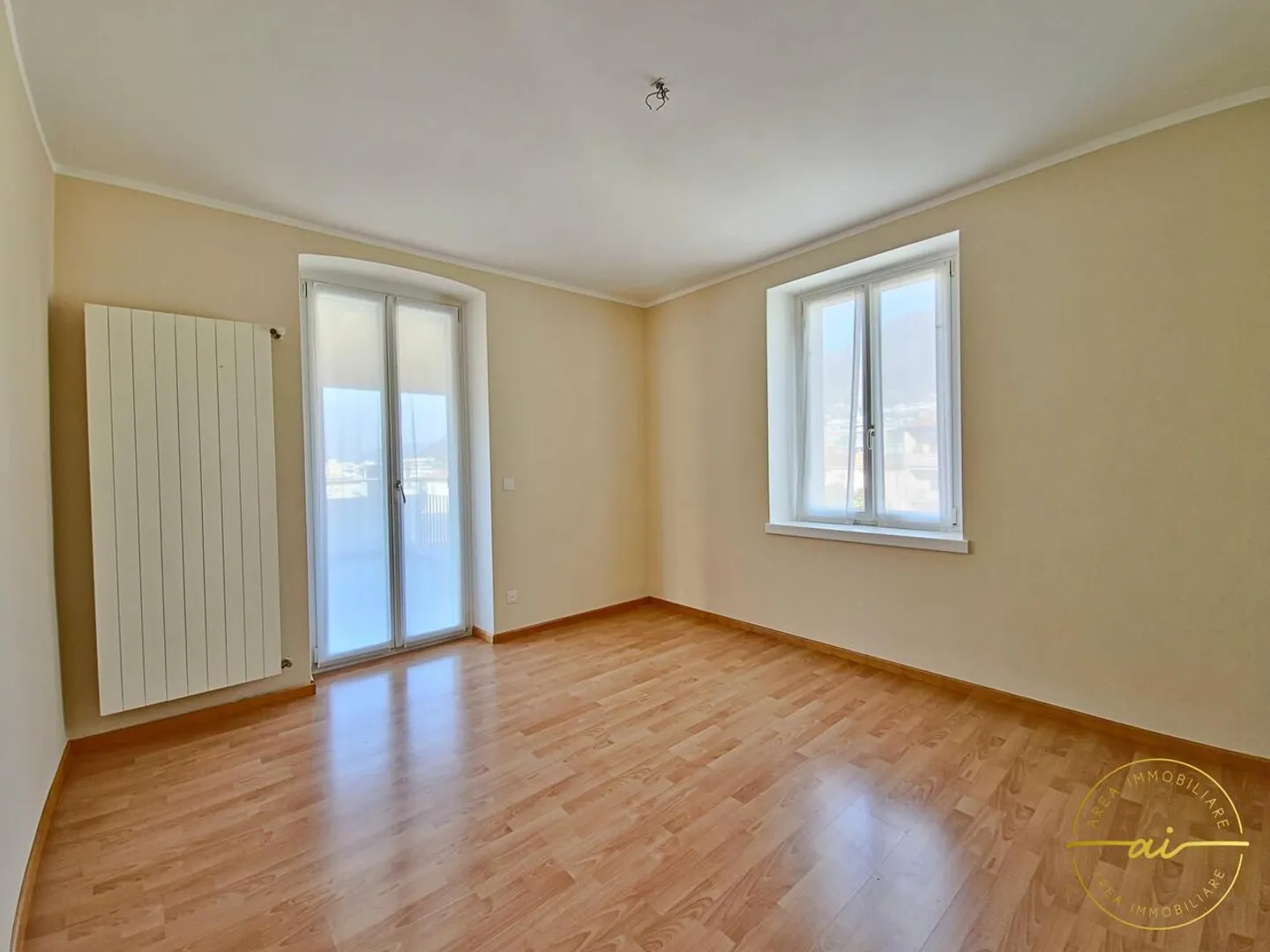 4-ROOM APARTMENT WITH LARGE COVERED TERRACE IN MENDRISIO - Photo 13 of 13