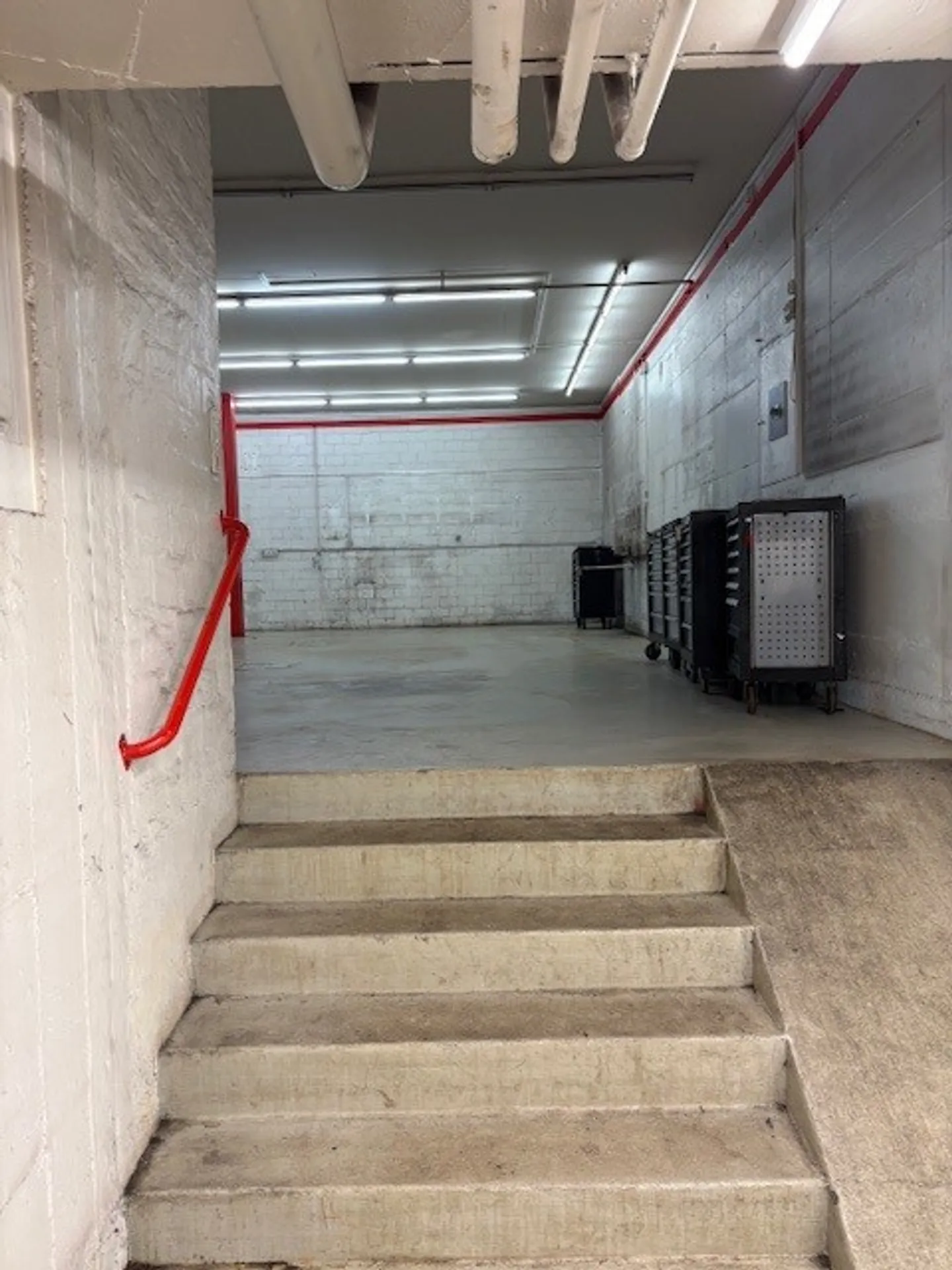 Grosszügiger Gewerberaum / Werkstatt zu vermieten - Foto 3 von 3