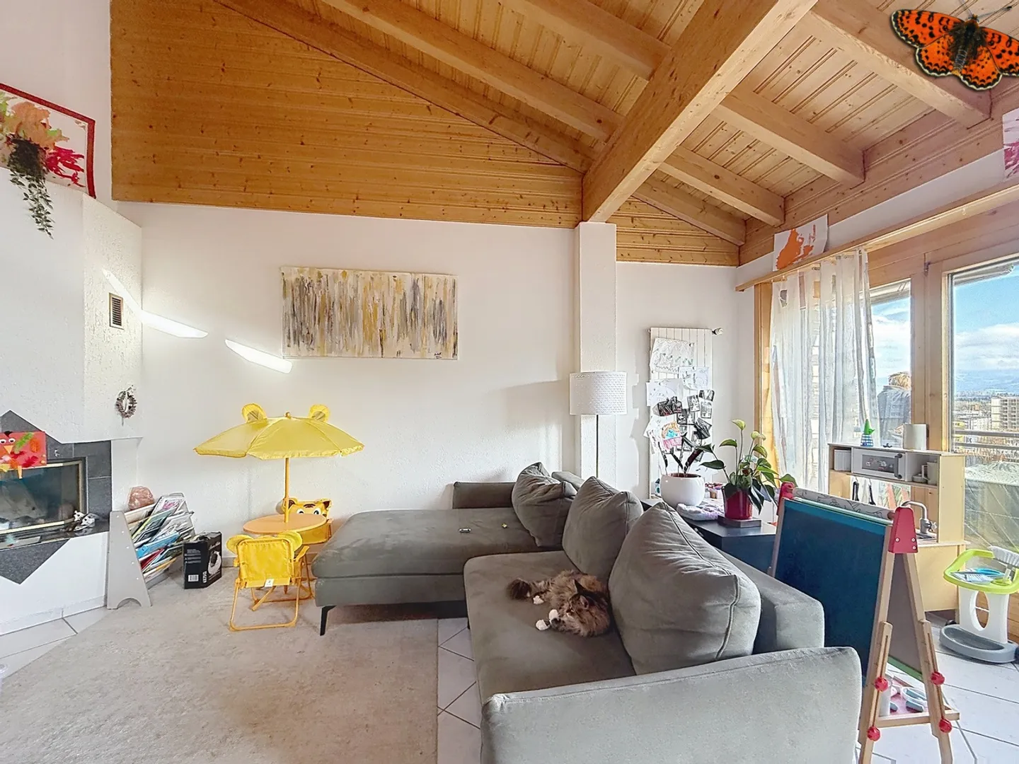 Duplex avec Plafonds Cathédrale - Photo 5 sur 12