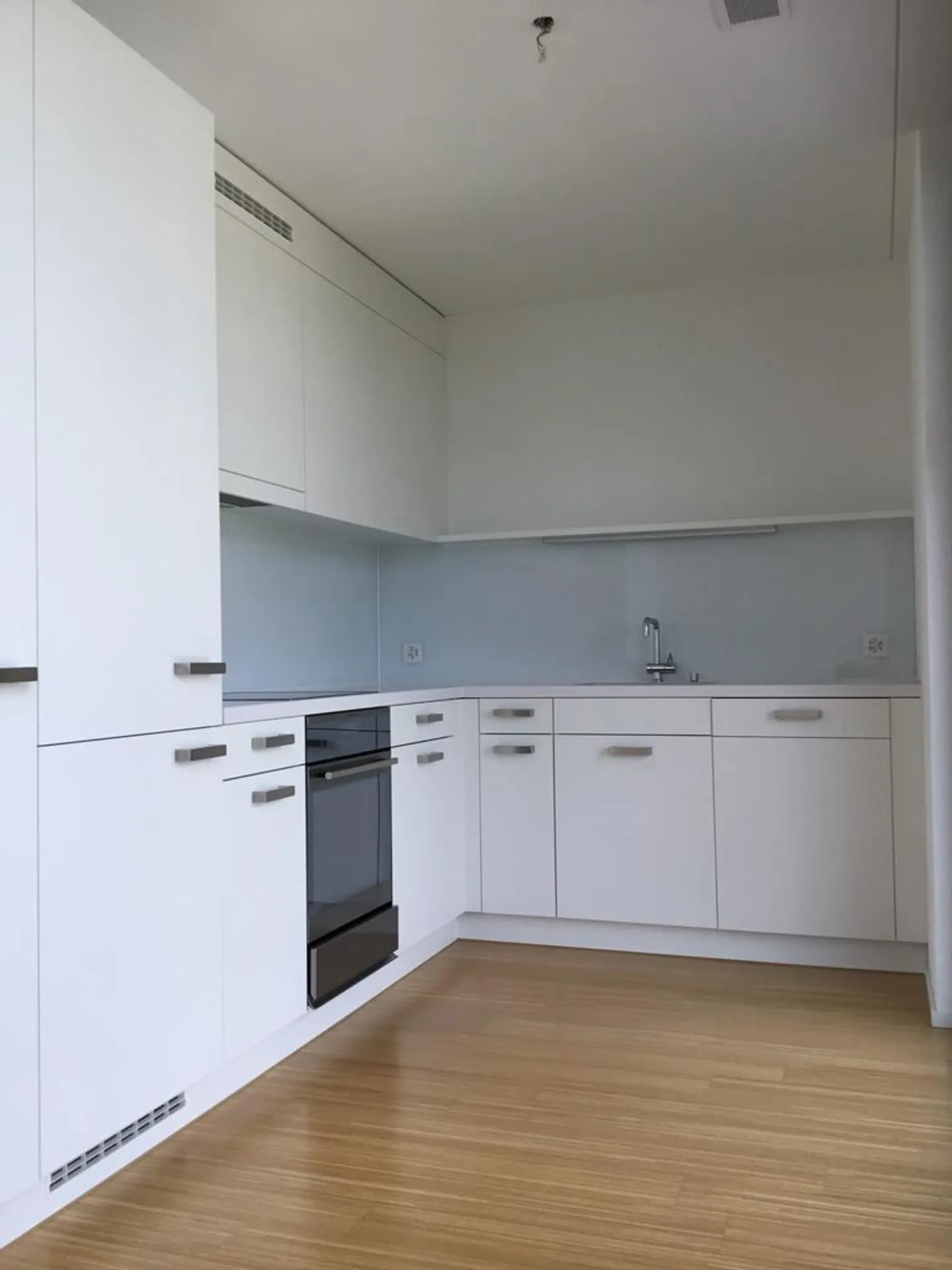 Living centrally and modernly in Glattpark? - Photo 2 of 6
