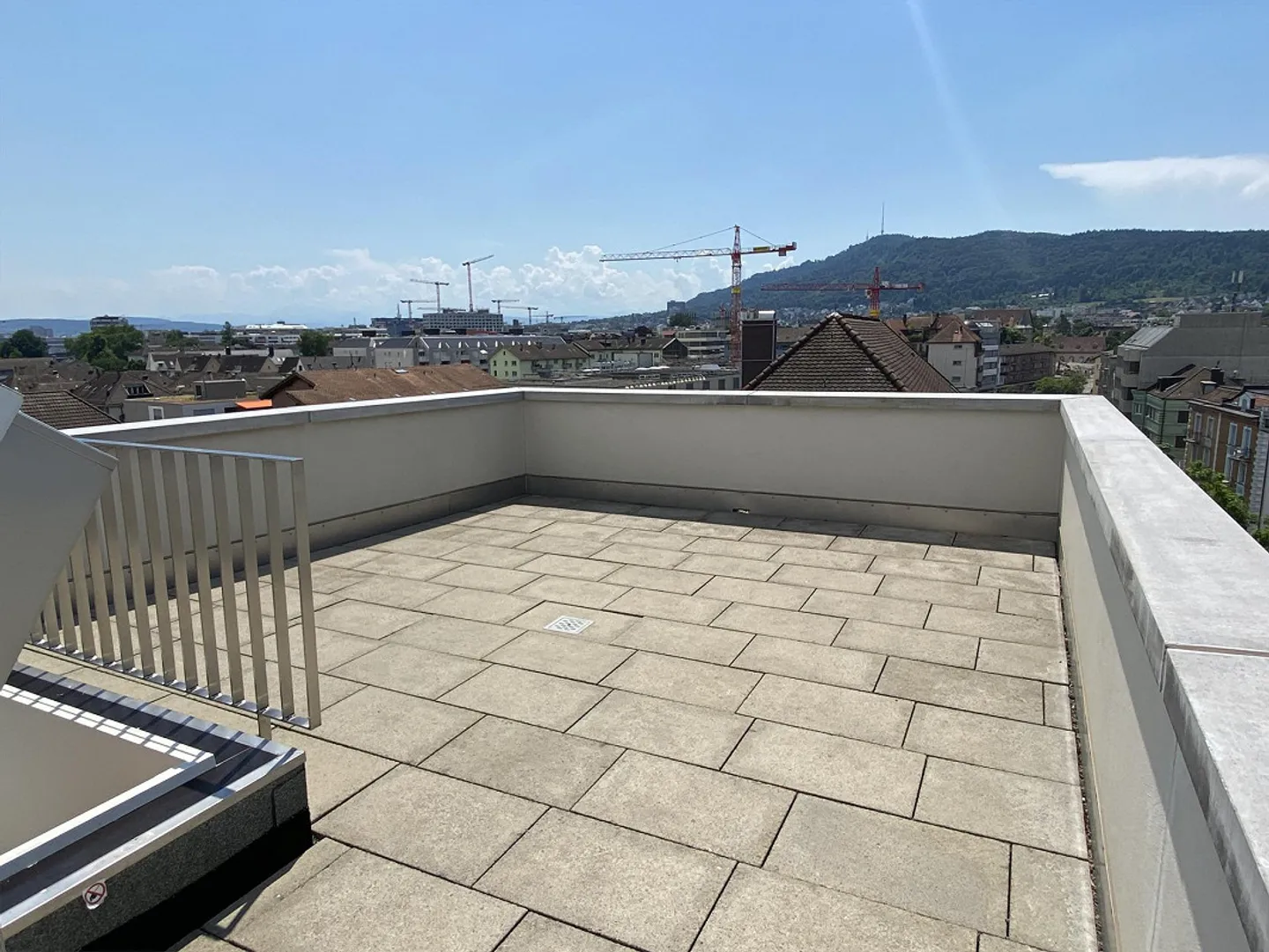 Exklusive Attika-Wohnung mit Weitsicht über Altstetten - Foto 11 von 13