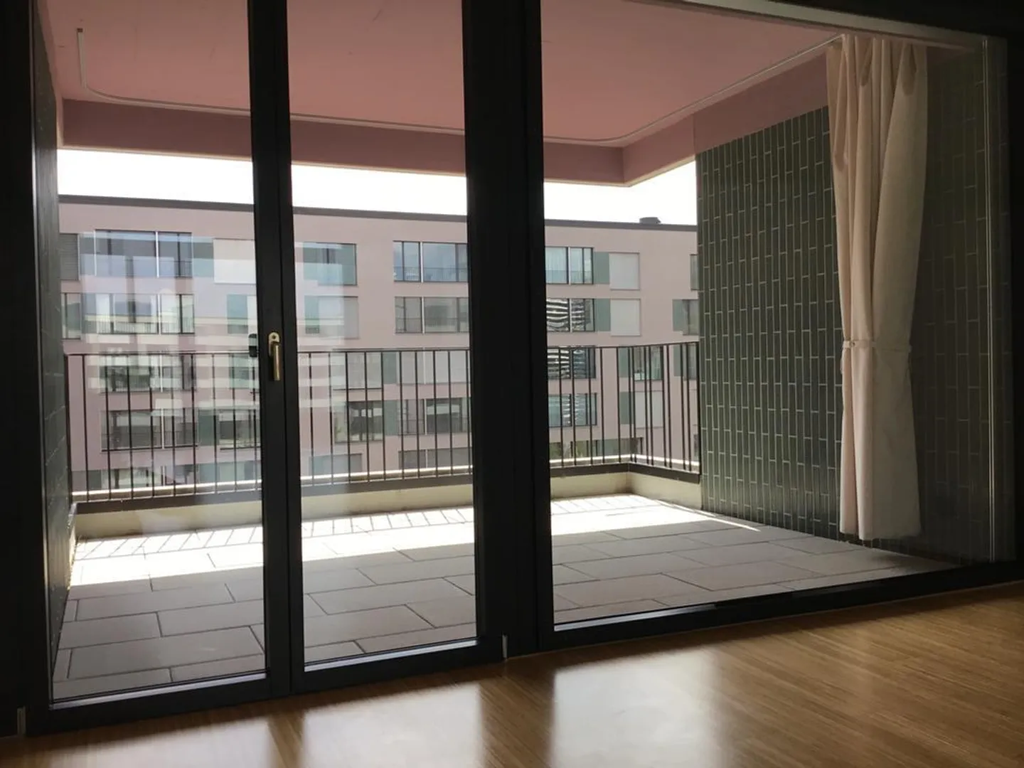 Living centrally and modernly in Glattpark? - Photo 6 of 6