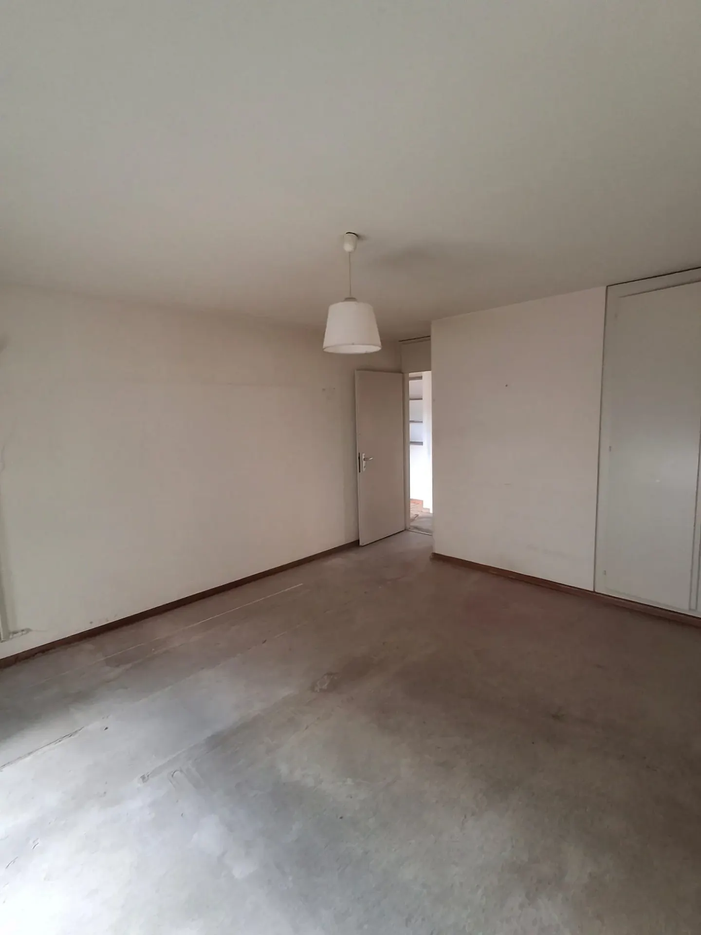 Bright 2.5-room apartment with balcony in La Chaux-de-Fonds - Photo 3 of 5