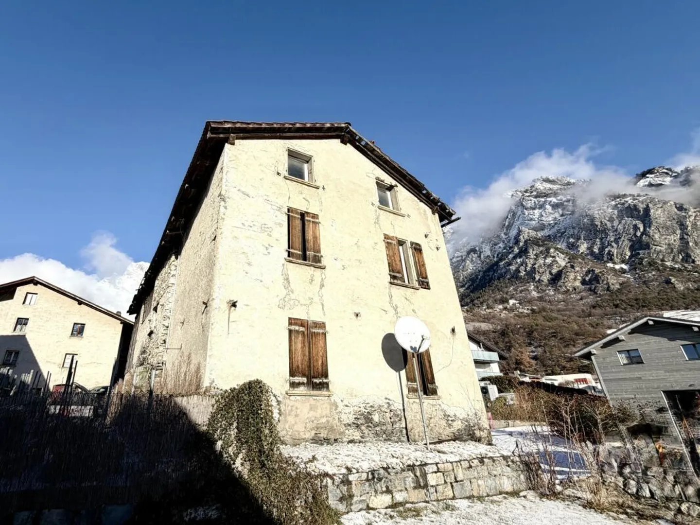 Maison à rénover au centre de Chamoson, vendu avec autorisation de construire - Photo 3 sur 22