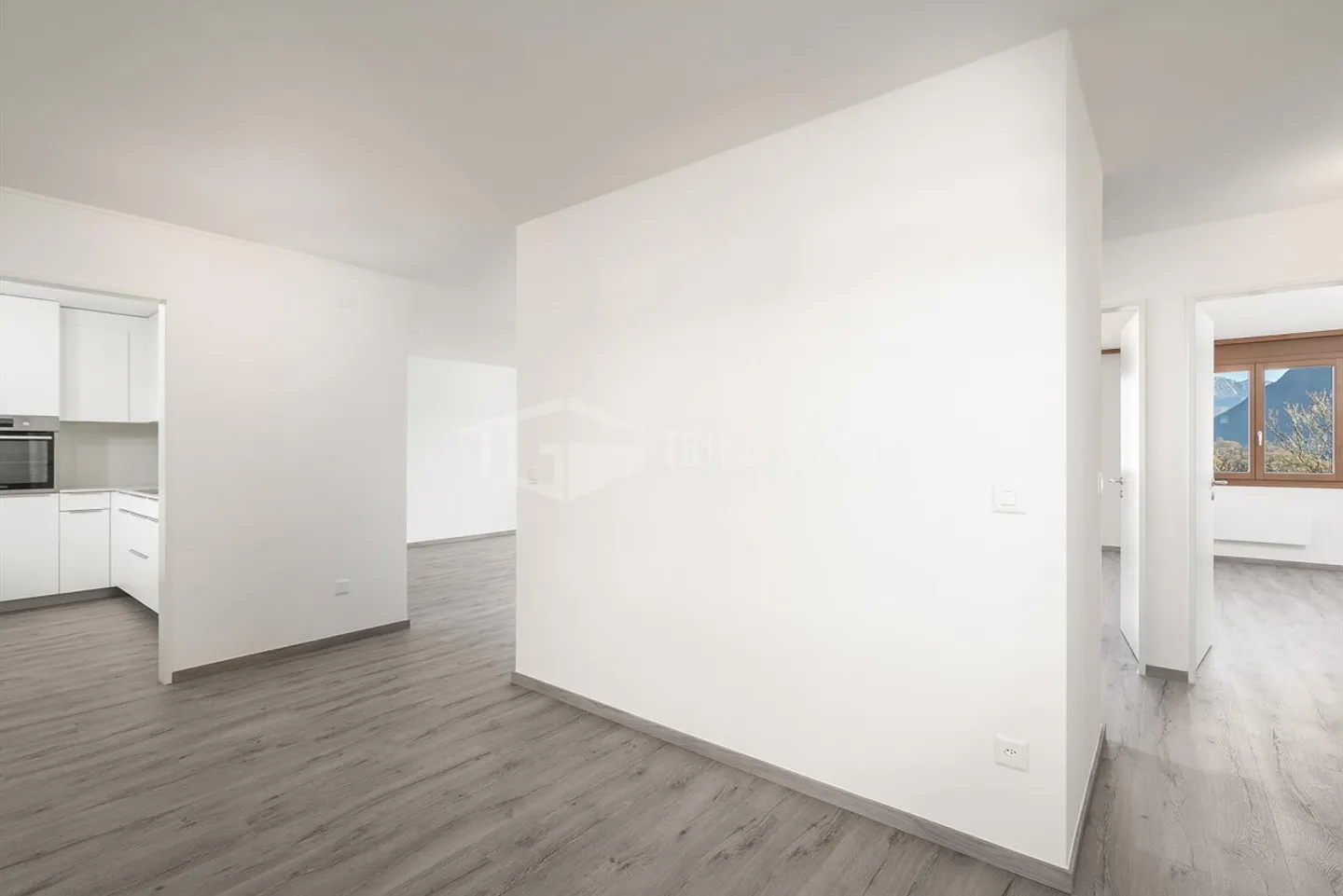 Appartement avec 3,5 pièces rénové avec vue agréable - Photo 5 sur 9