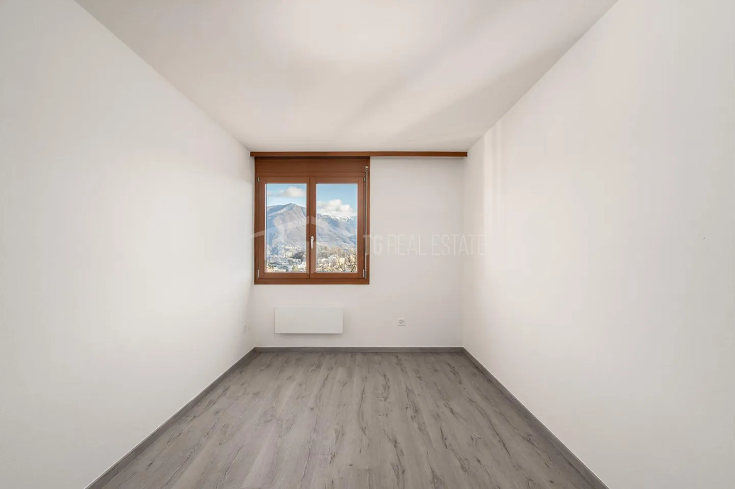 Appartement avec 3,5 pièces rénové avec vue agréable - Photo 8 sur 9