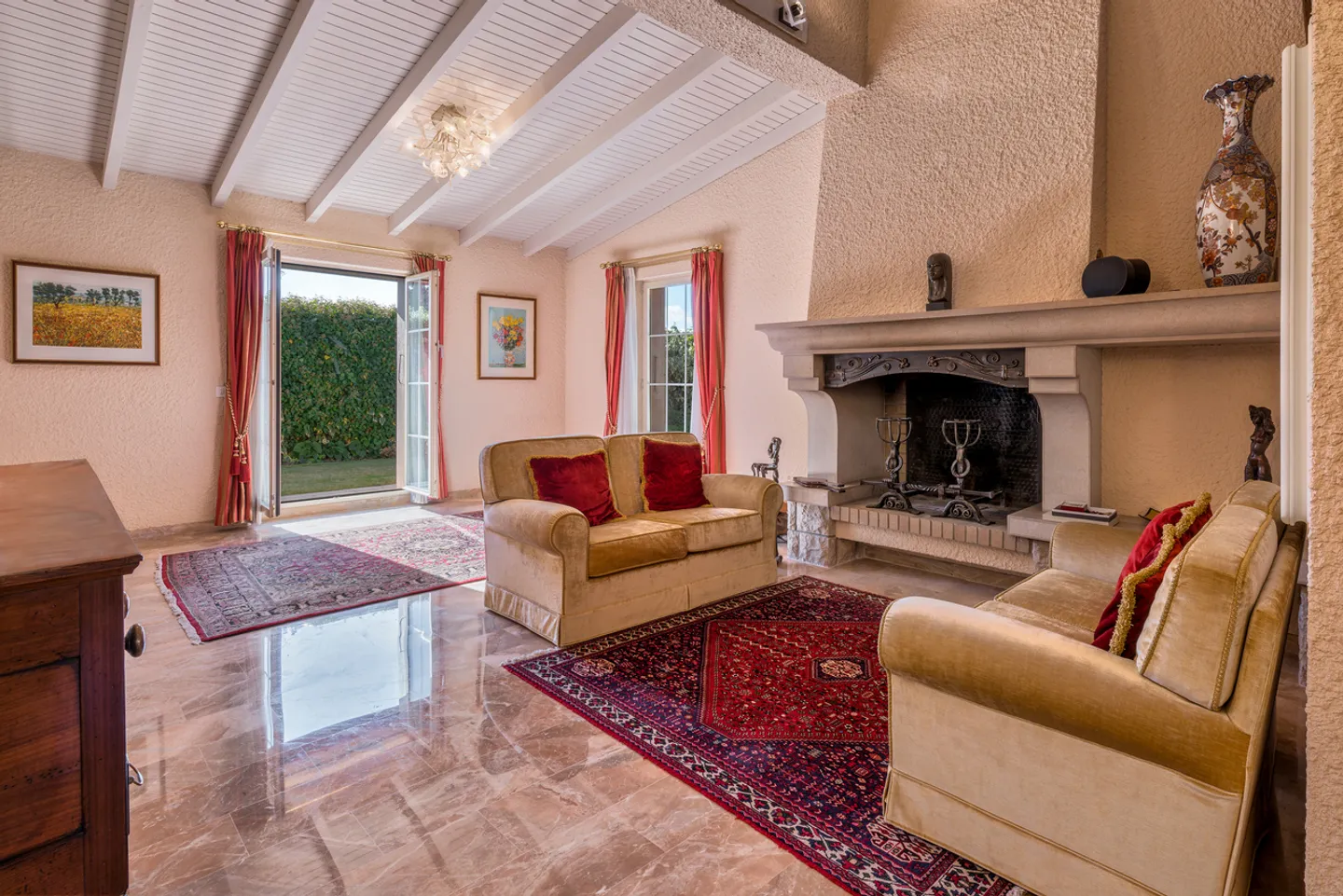 Elegante Familienvilla mit Garten und Terrassen - Foto 2 von 9