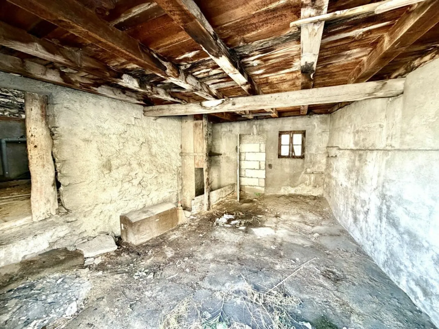 Maison à rénover au centre de Chamoson, vendu avec autorisation de construire - Photo 17 sur 22