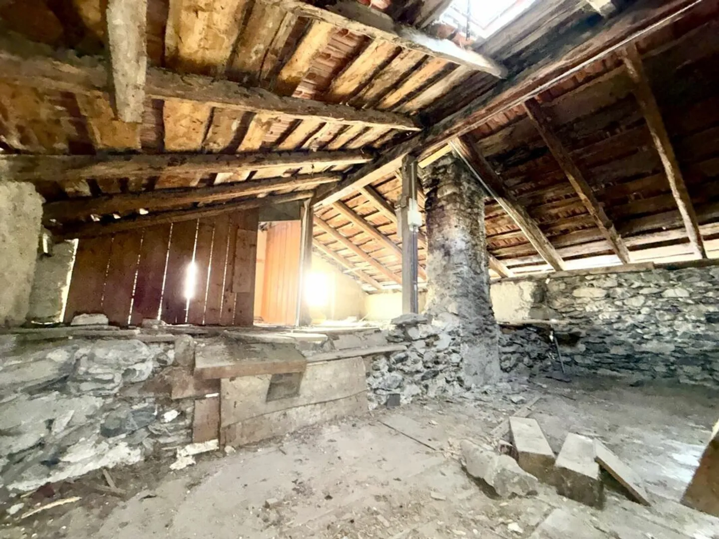 Maison à rénover au centre de Chamoson, vendu avec autorisation de construire - Photo 21 sur 22