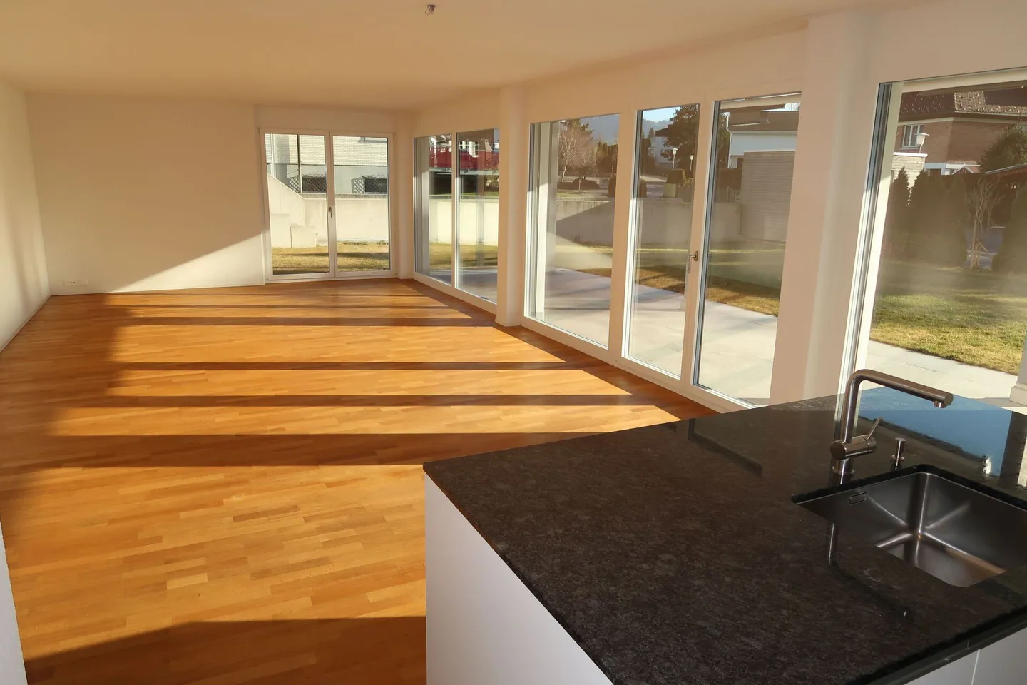 Exklusive Gartenwohnung in Einsiedeln - Foto 3 von 11