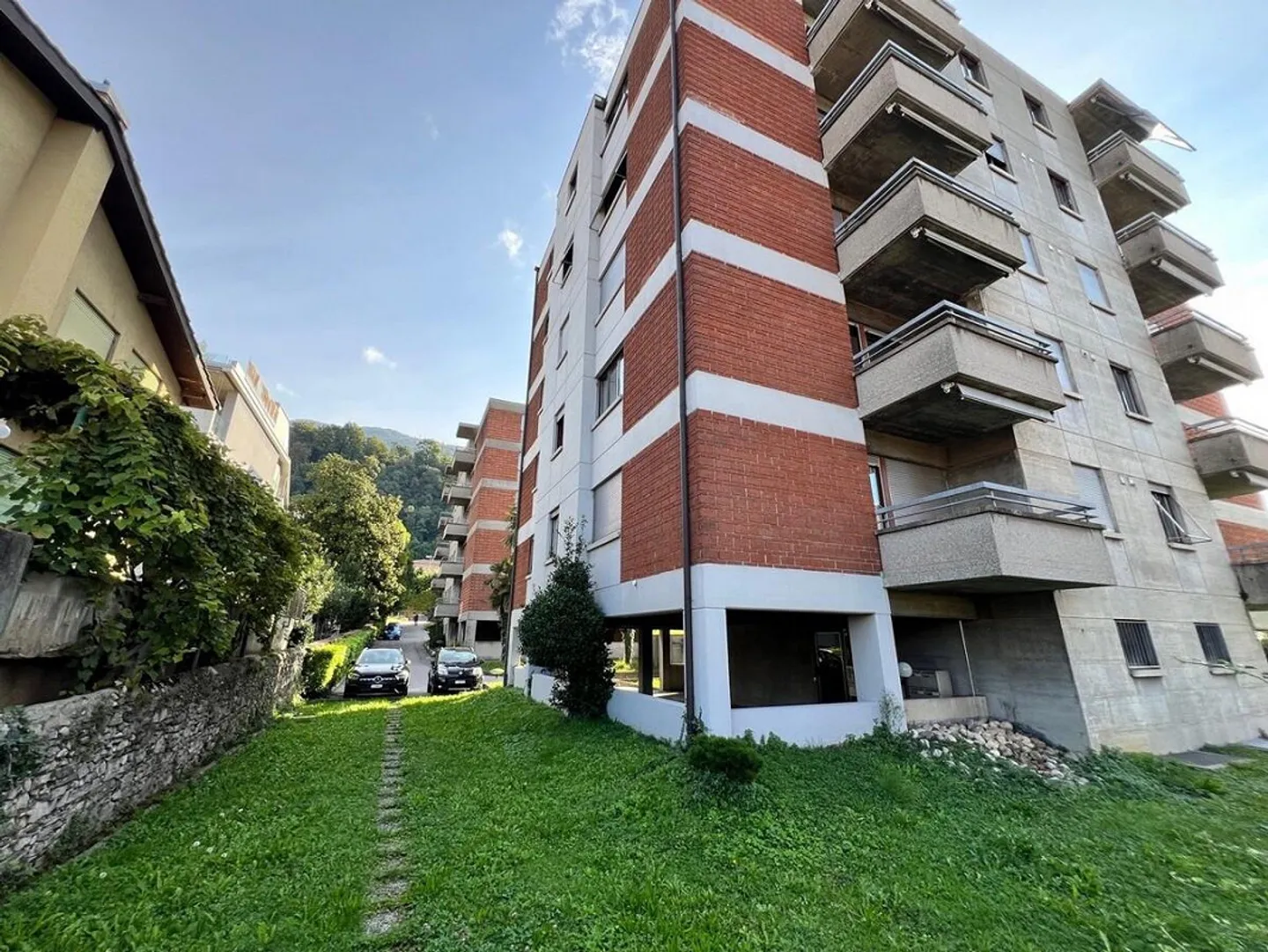 MENDRISIO – 3.5 ZIMMER MIT GERÄUMIGEN DIMENSIONEN UND MODERNEM KOMFORT - Foto 10 von 12