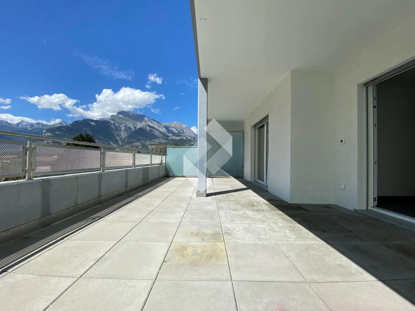 Bella appartamento di 2,5 stanze con grande terrazza di 32 m2 - Foto 2 di 9