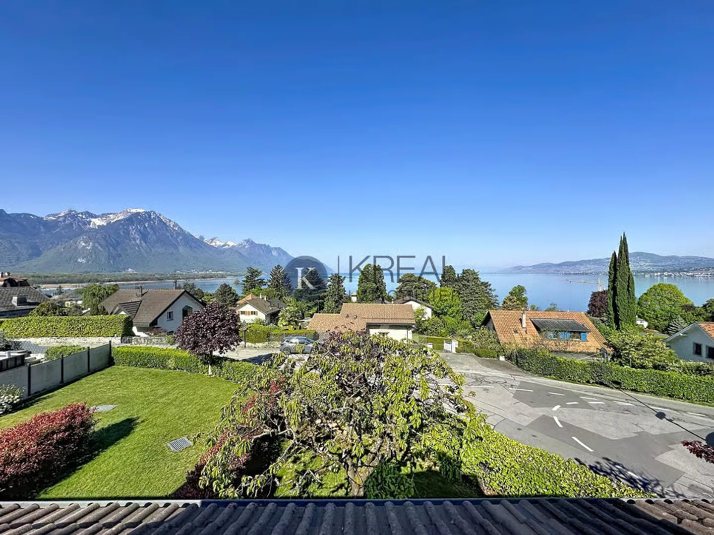 Idealer Rahmen in Villeneuve? Wunderschöne Villa mit 6,5 Zimmern und Seeblick - Foto 1 von 9