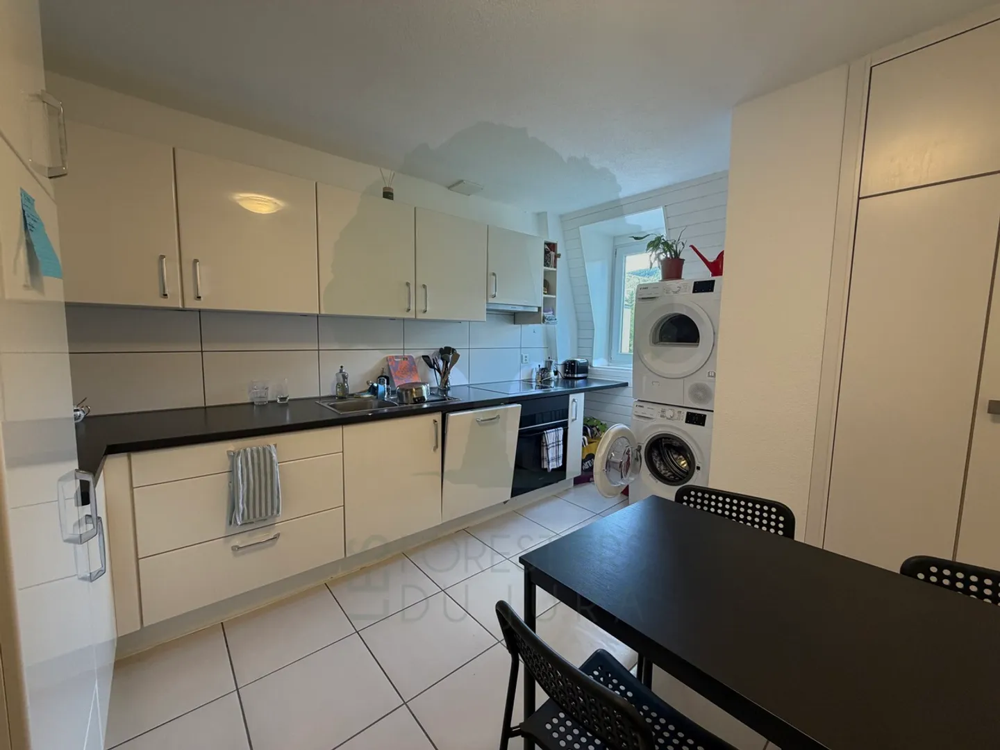 Spazioso duplex di 5,5 locali completamente ristrutturato a Delémont - Foto 2 di 11