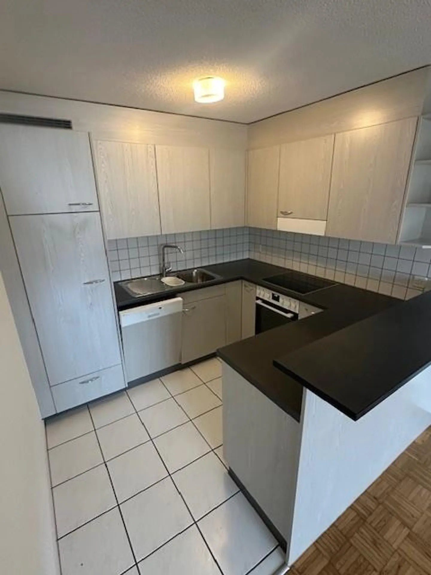 3 1/2 Zimmer-Wohnung 2.OG Mitte - Foto 1 von 10