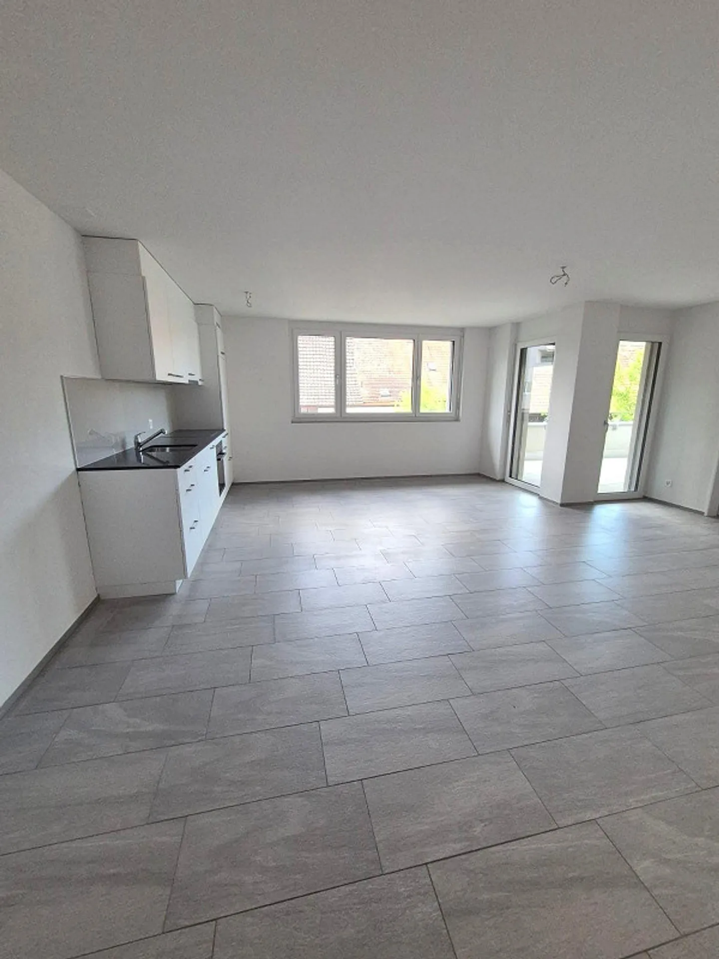 Neubau 2.5-Zimmer Wohnung mit Terrasse - Foto 2 von 7