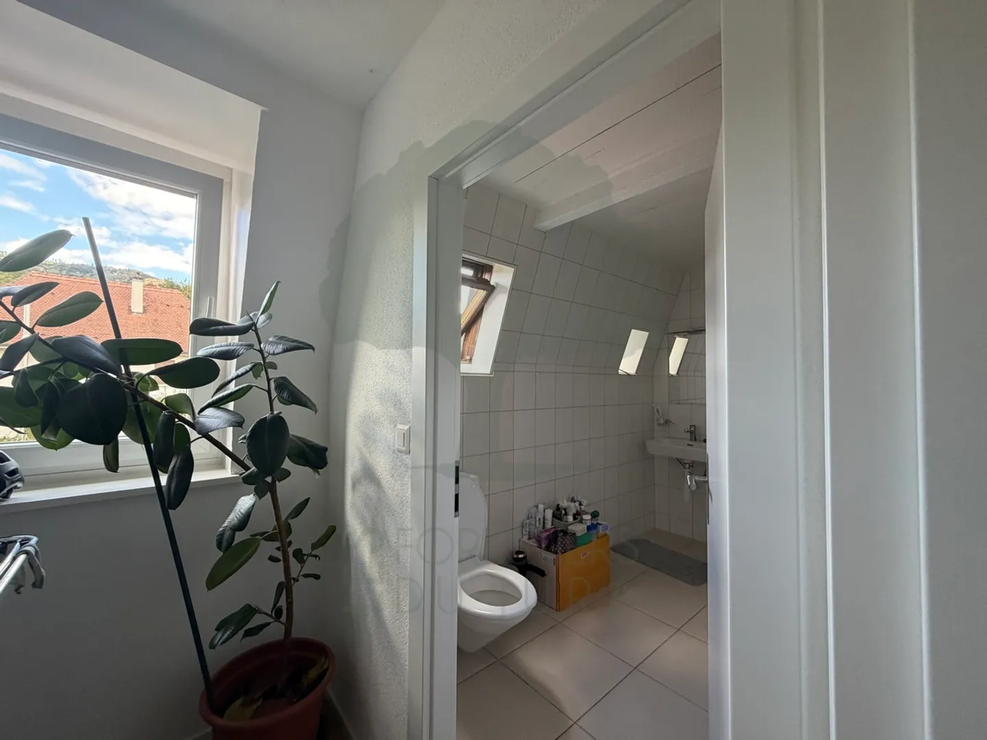 Spazioso duplex di 5,5 locali completamente ristrutturato a Delémont - Foto 7 di 11