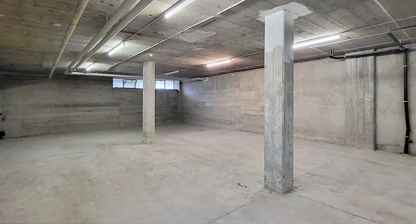 Edificio ad uso misto in affitto - Foto 2 di 4