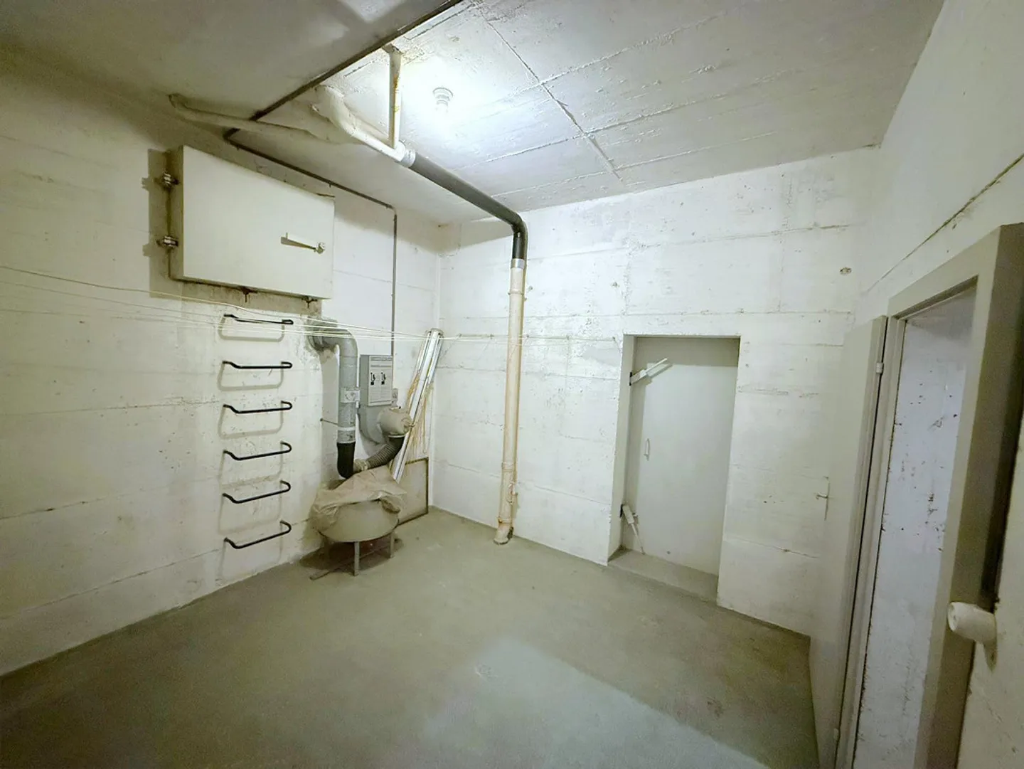 Espace de stockage disponible immédiatement - Photo 1 sur 3