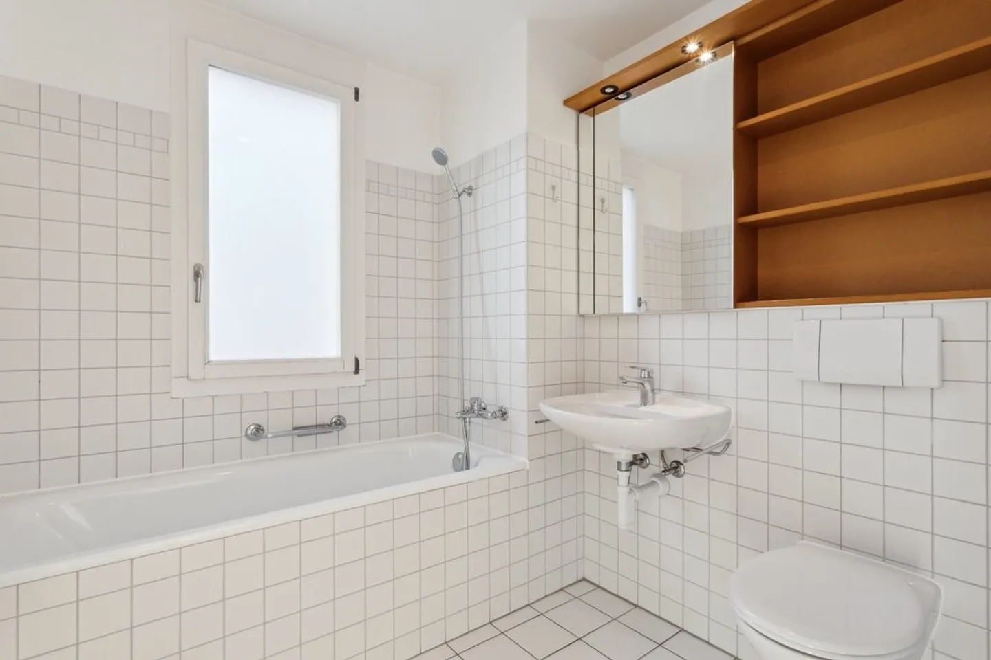 For rent without deposit - Bright accommodation with large balcony - Photo 7 of 10