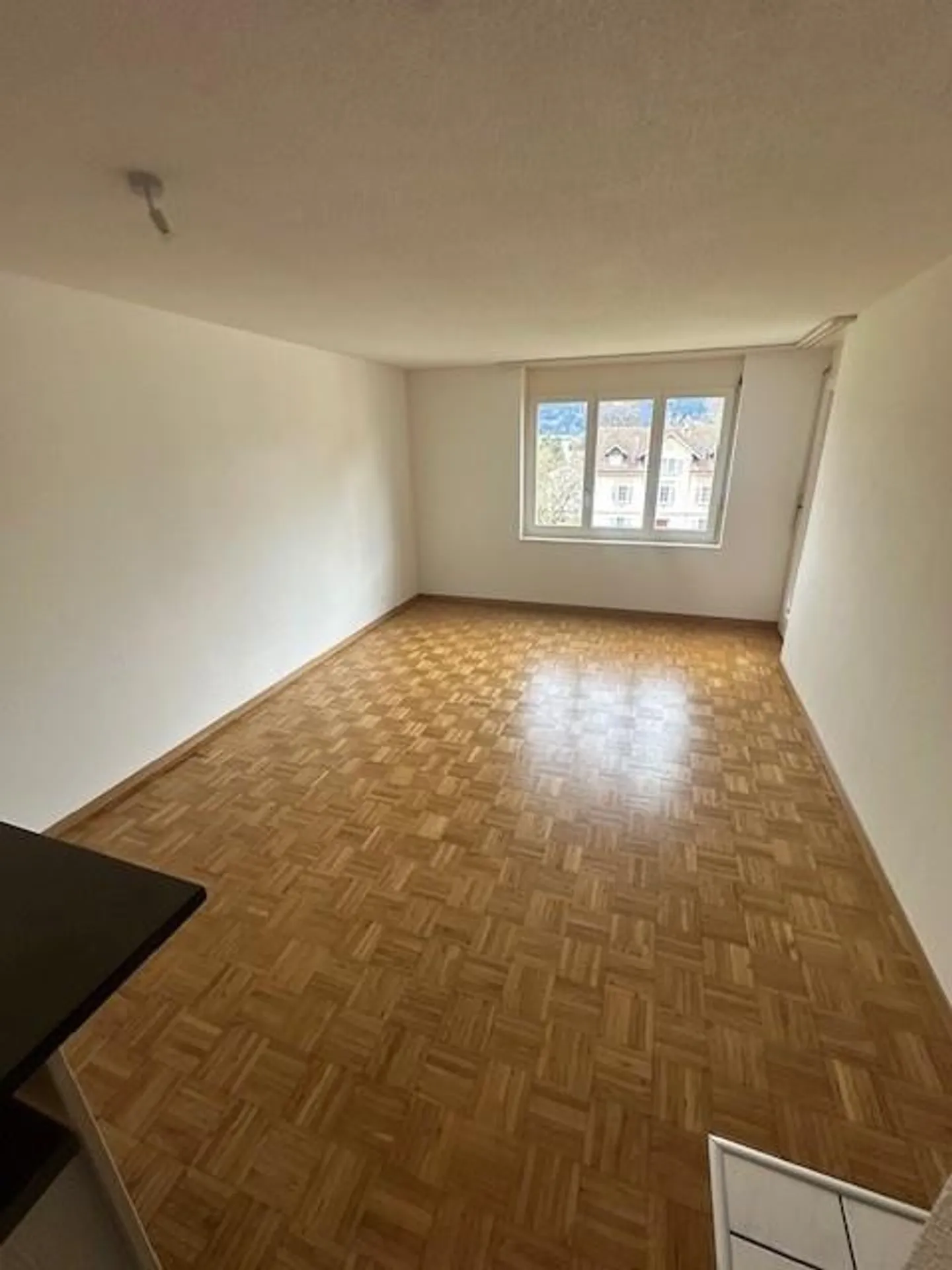3 1/2 Zimmer-Wohnung 2.OG Mitte - Foto 2 von 10
