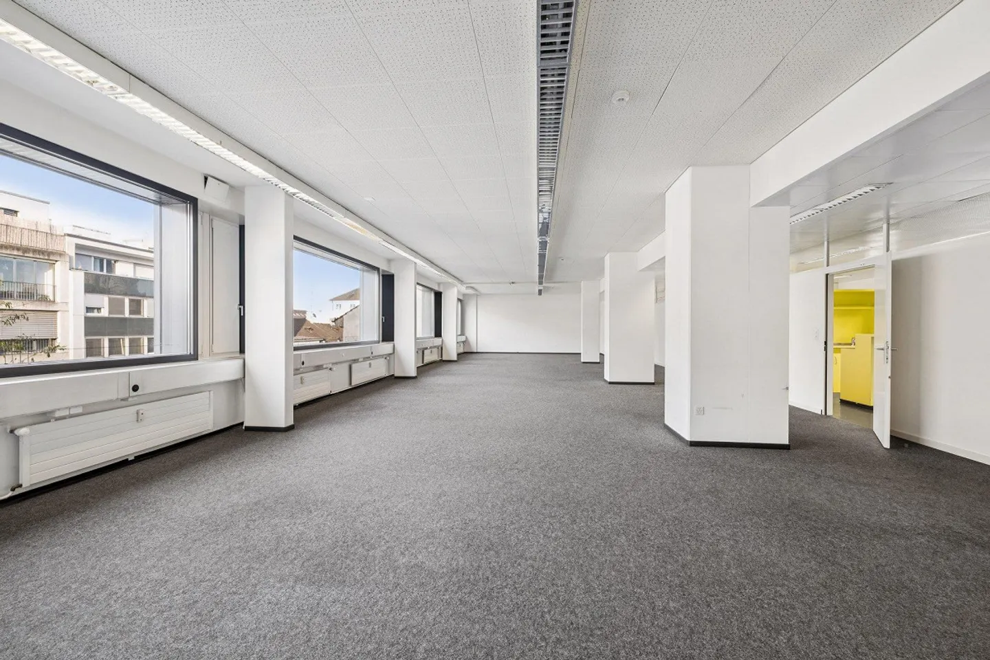 MODERN OFFICE SPACES IN A PRIME LOCATION NEAR CLARAPLATZ - Photo 6 of 10