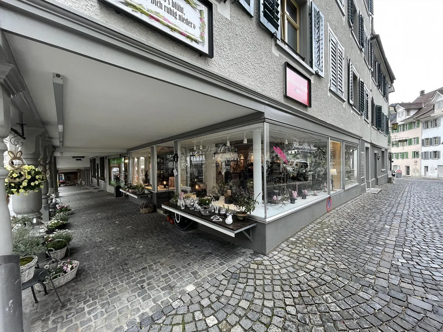 Retail space in prime location in the center of Lichtensteig for spring - Photo 1 of 20