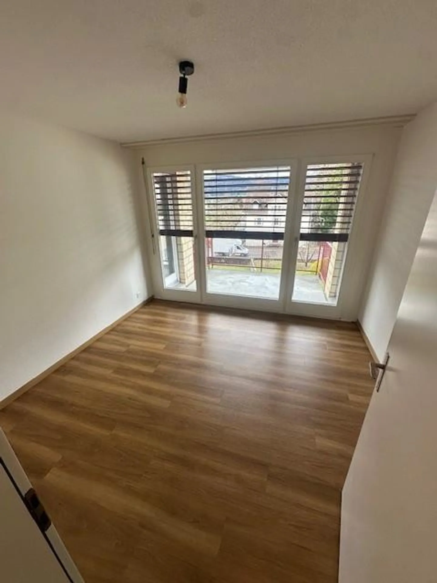 3 1/2 Zimmer-Wohnung 2.OG Mitte - Foto 8 von 10