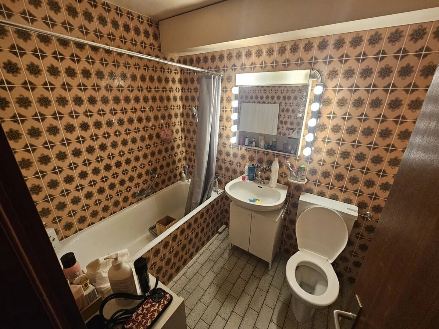 Studio in downtown Lausanne - Photo 3 of 4