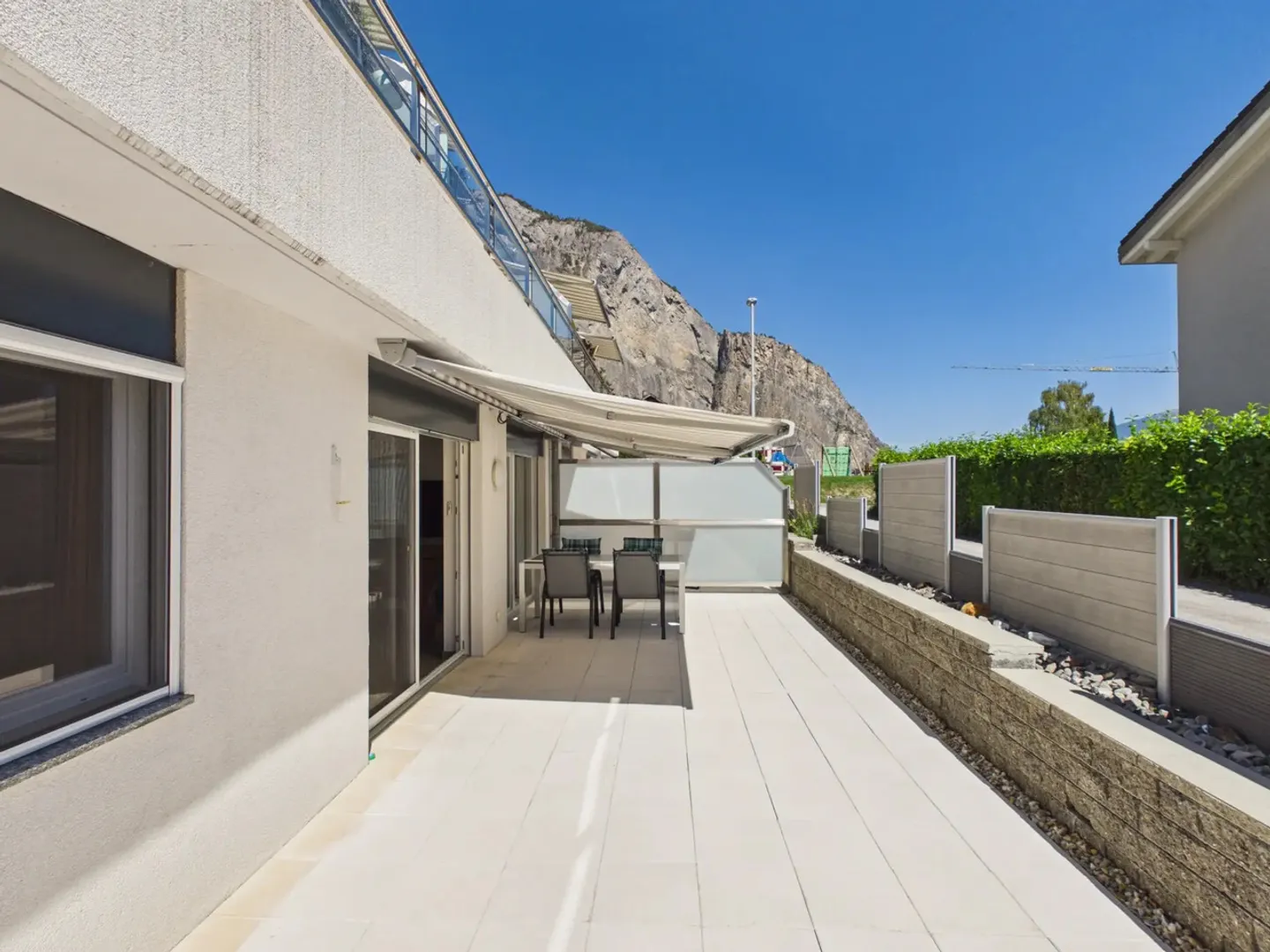 Beau 3,5 pces avec 75m2 d’extérieur sur Les Terrasses de l’Ardève - Photo 12 sur 14