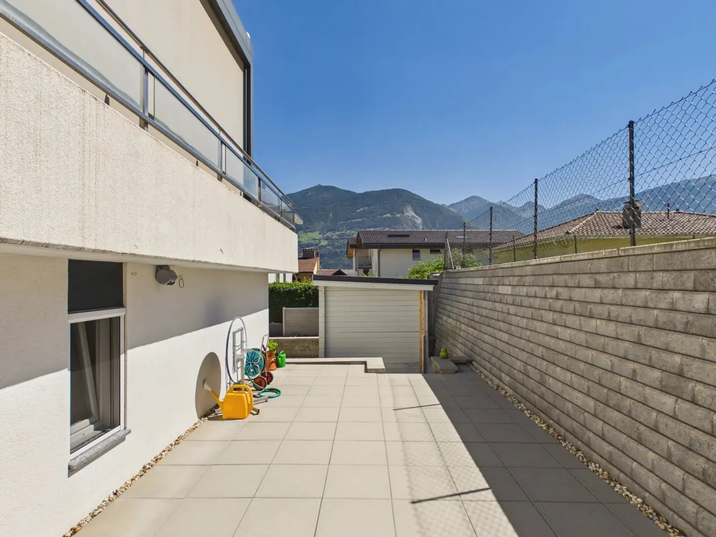 Beau 3,5 pces avec 75m2 d’extérieur sur Les Terrasses de l’Ardève - Photo 13 sur 14