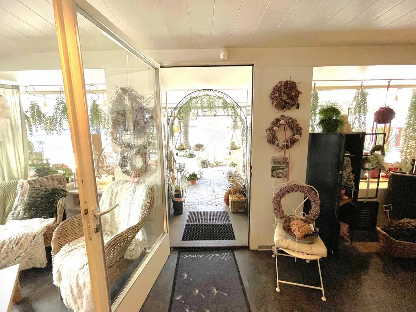 Retail space in prime location in the center of Lichtensteig for spring - Photo 15 of 20