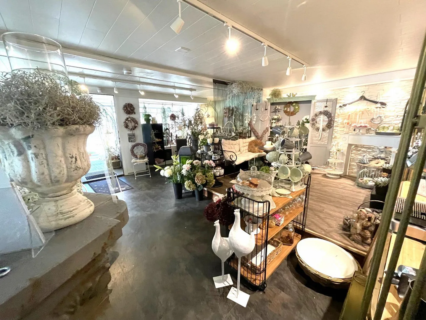 Retail space in prime location in the center of Lichtensteig for spring - Photo 12 of 20