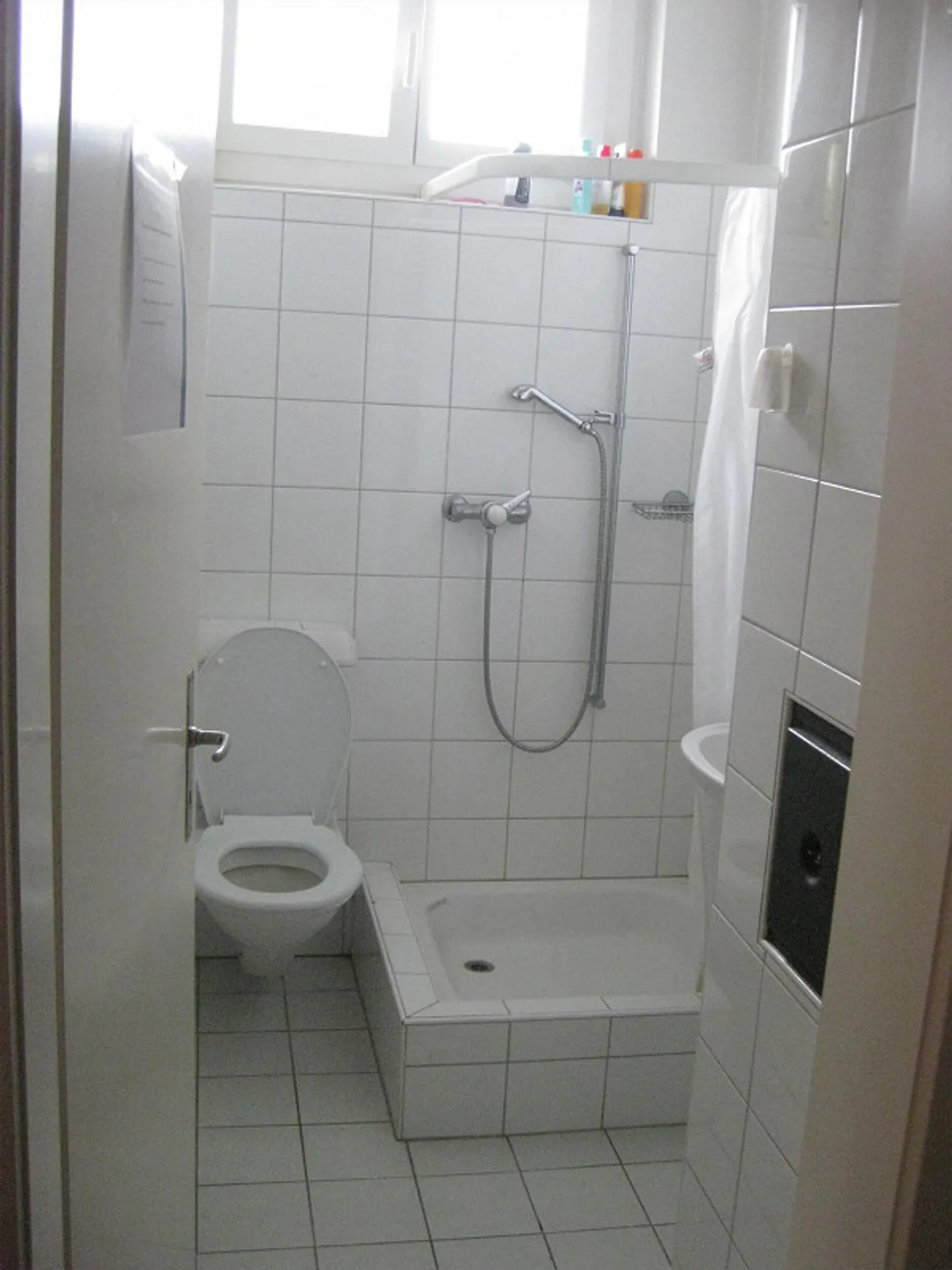 Charmantes Mansardenzimmer in Chur - Foto 1 von 3