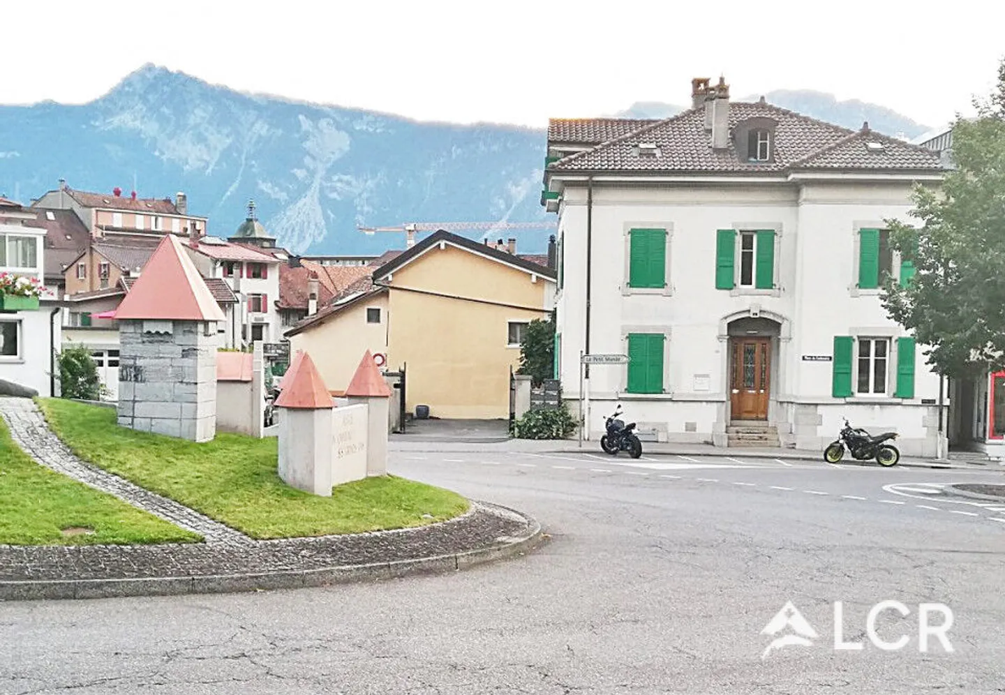 Two Magnificent Commercial Spaces in the Heart of Aigle - Photo 2 of 7