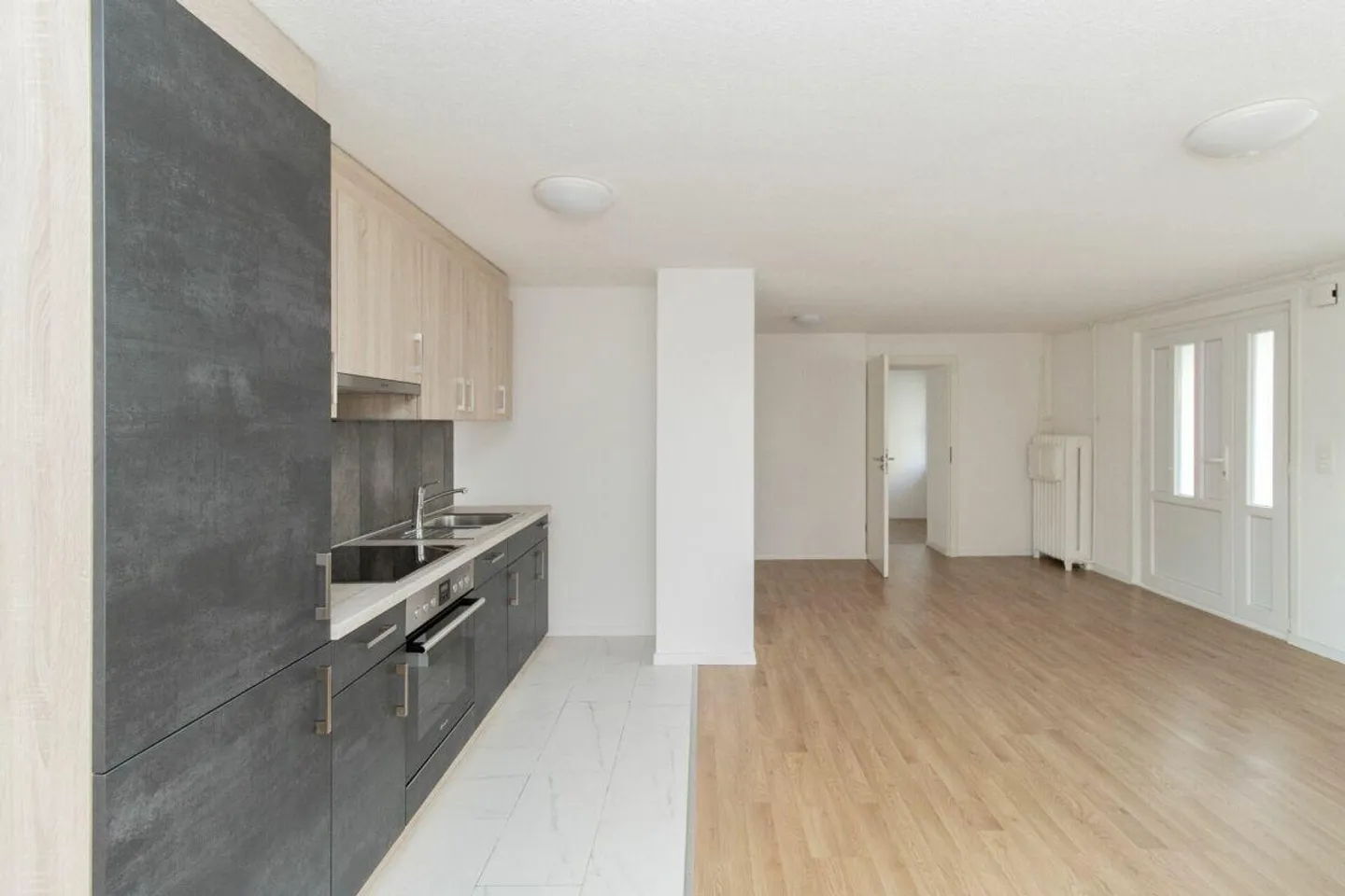 Dans un emplacement privilégié : Maison multifamiliale avec potentiel d'extension approuvé - Photo 6 sur 15