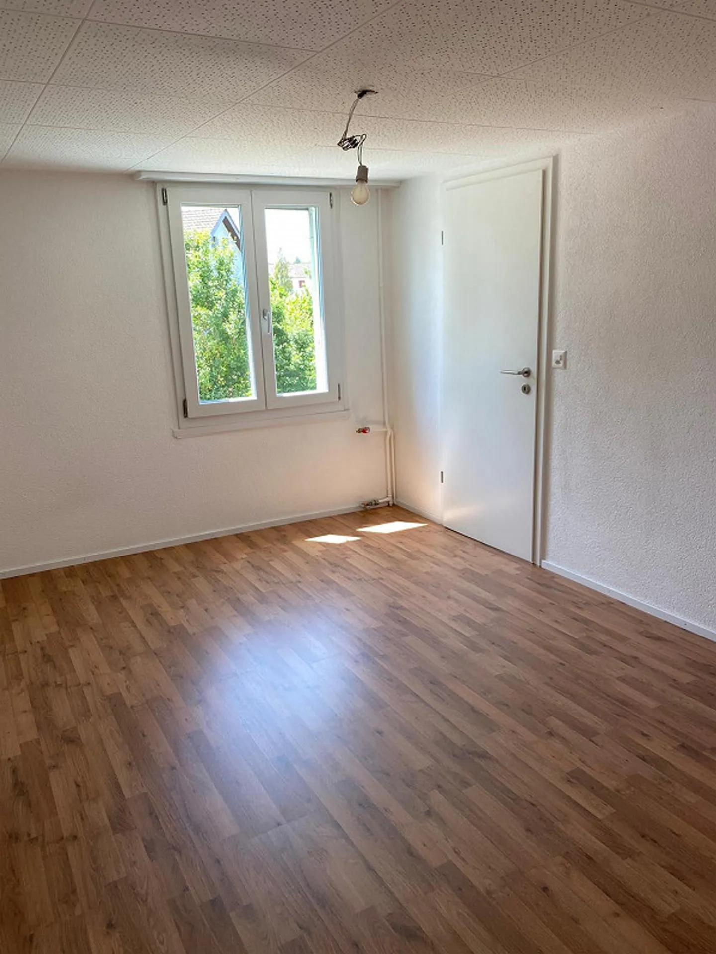 Beautiful 2.5-room apartment in a central location - Photo 4 of 9