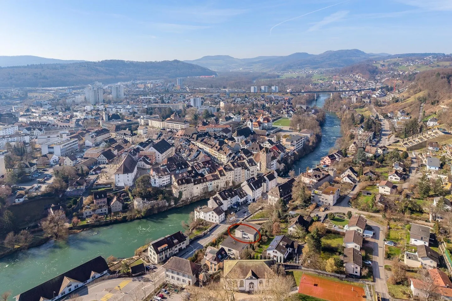 Charming 5.5-Room Semi-Detached House with Great Layout - Photo 2 of 12