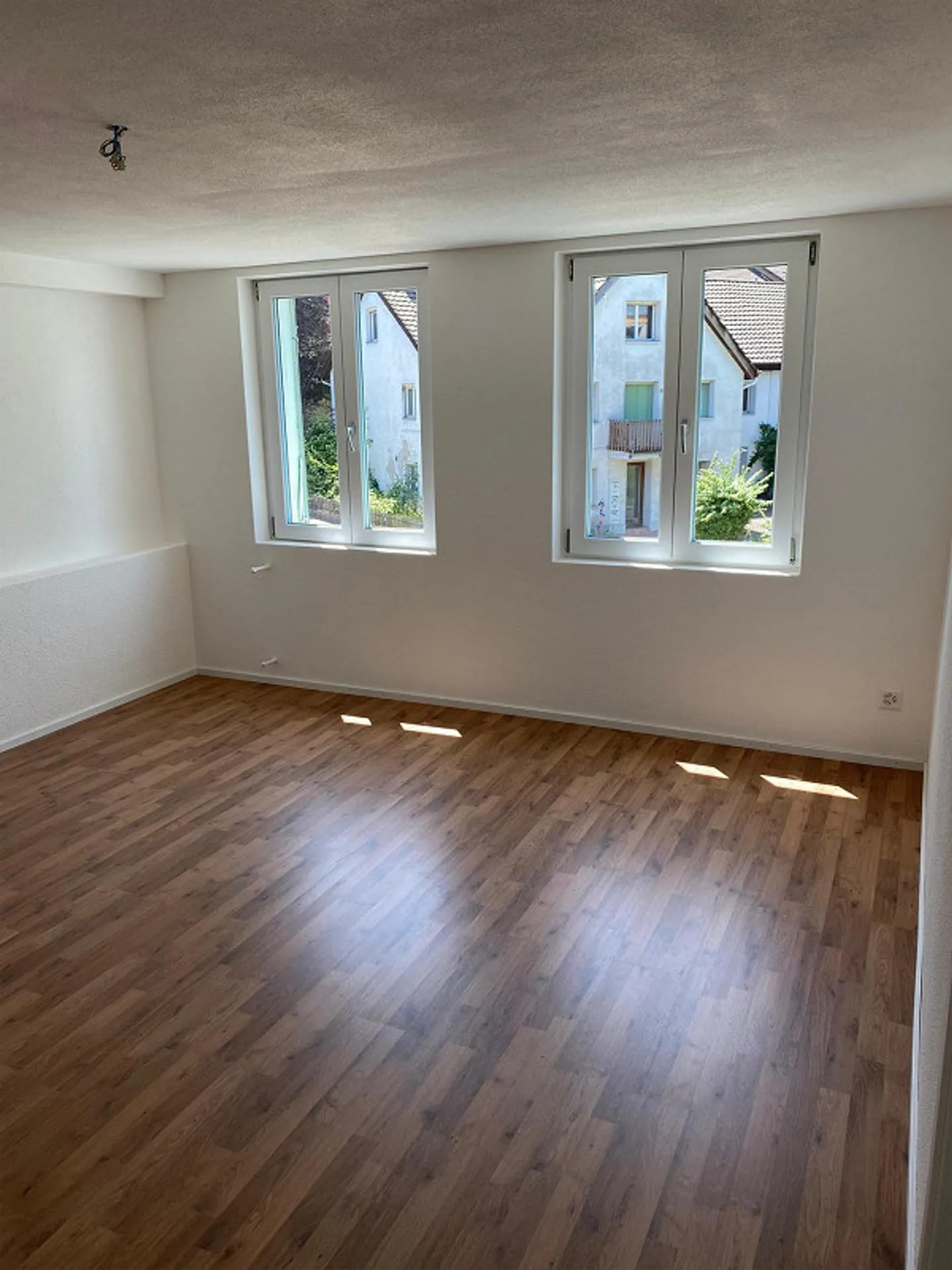 Beautiful 2.5-room apartment in a central location - Photo 3 of 9